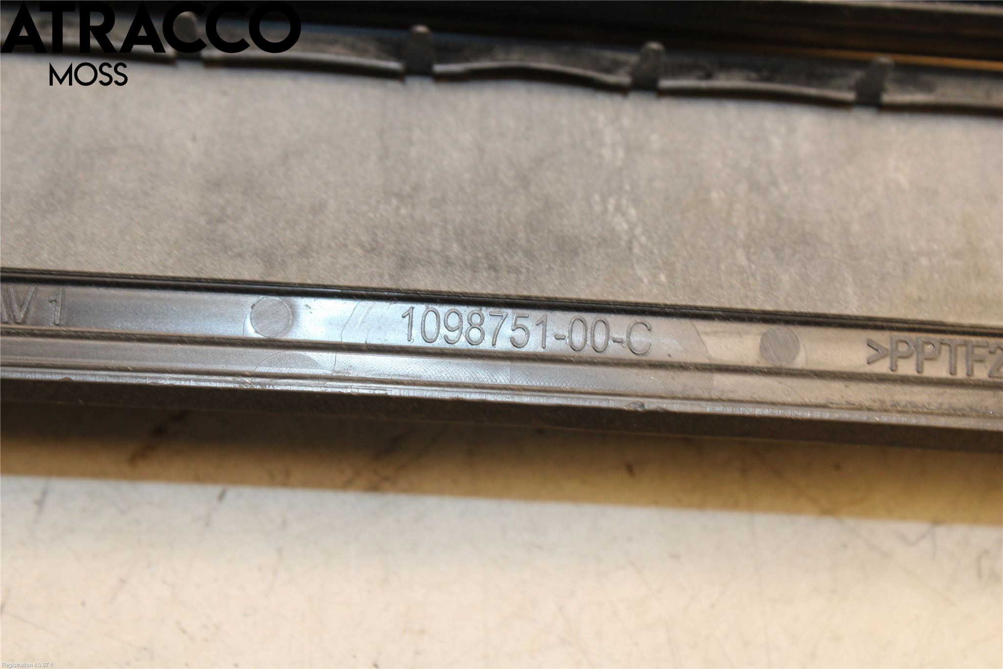 Tesla MODEL 3 17- Luftstyring Front