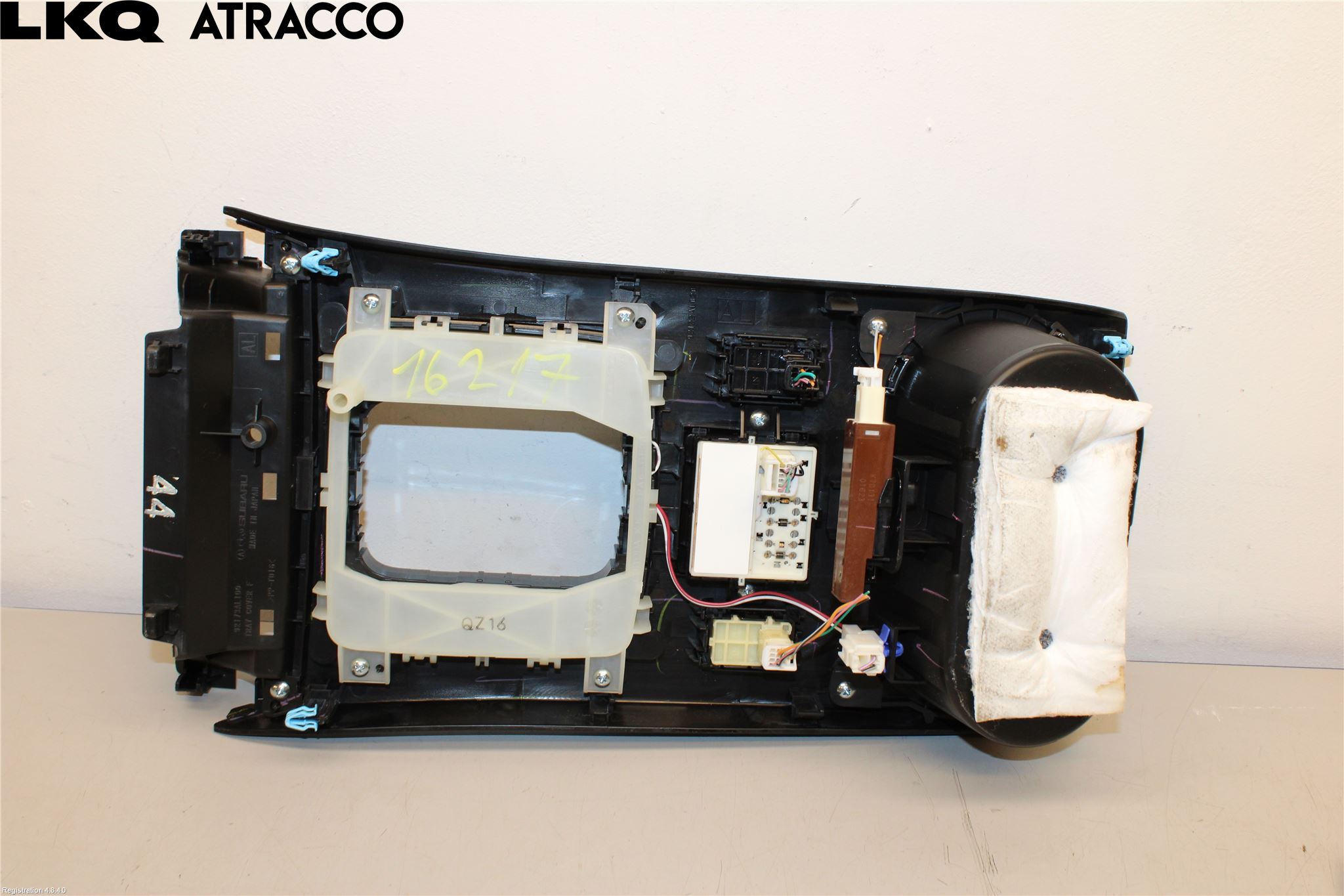 Subaru OUTBACK 15-20 Instrumentkonsoll Midt