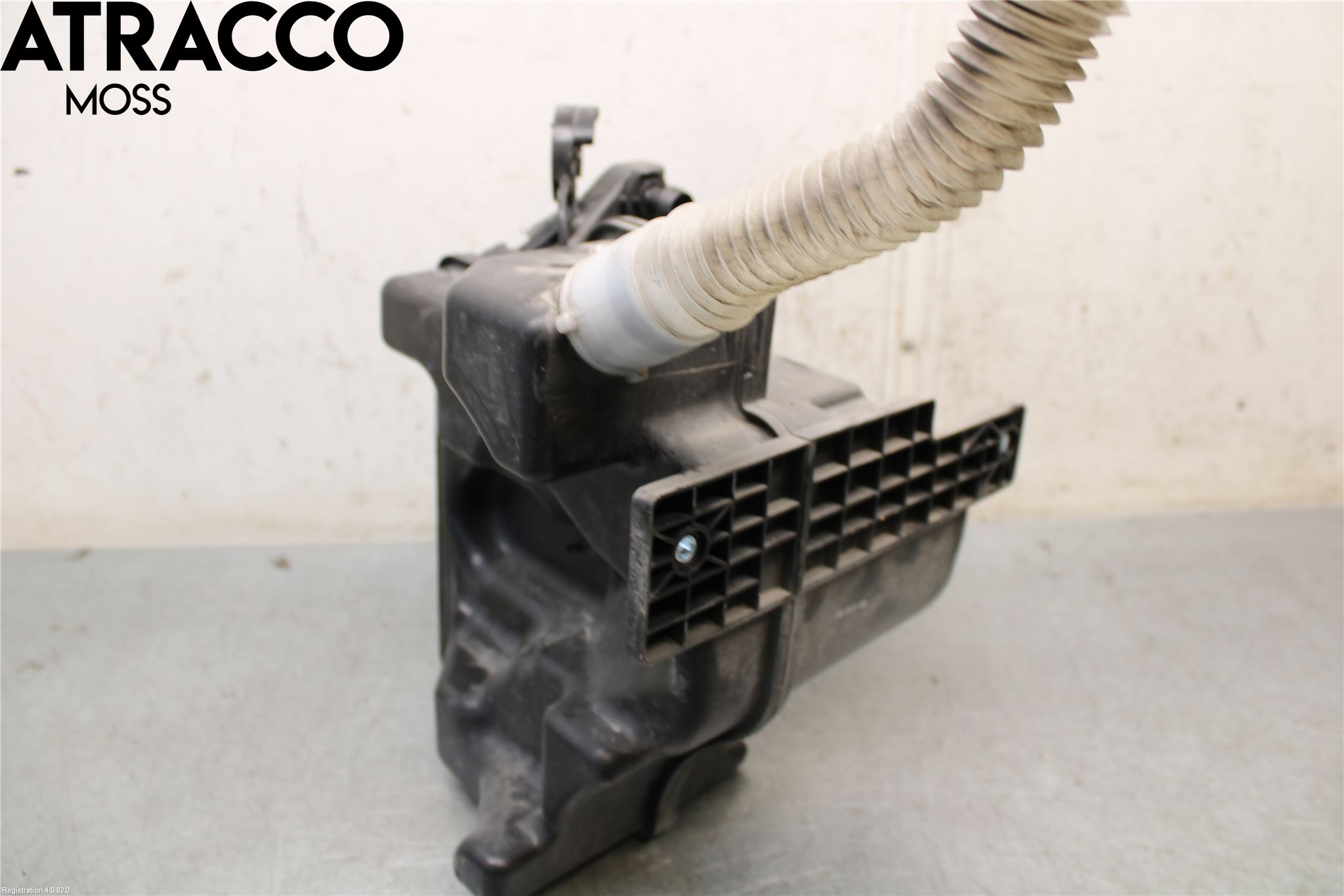 Skoda RAPID Spylerbeholder Frontrute-Lykte