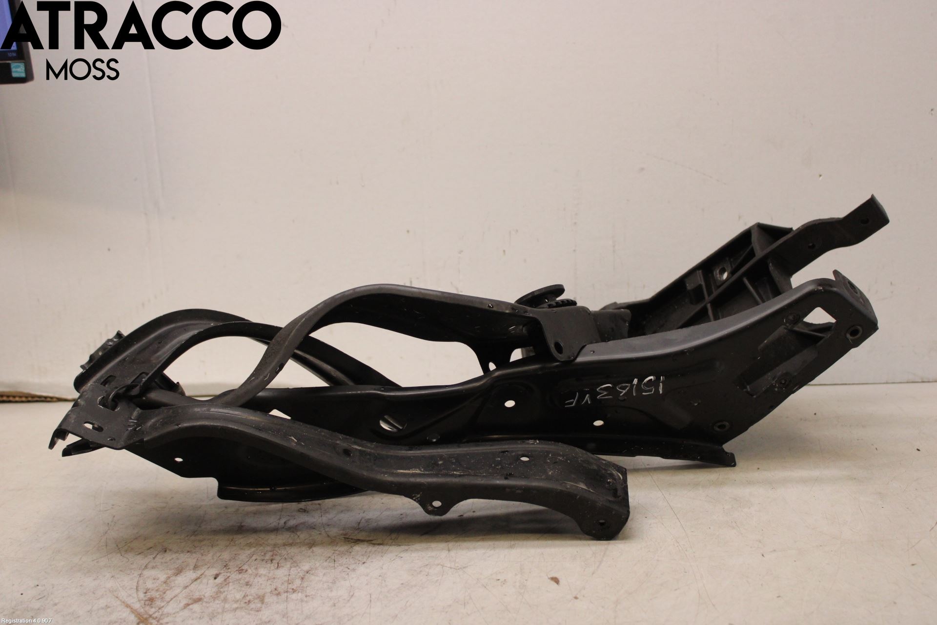 Mercedes-Benz MB E-KLASS (W212) 09-16 Frontlykt Holder-Feste