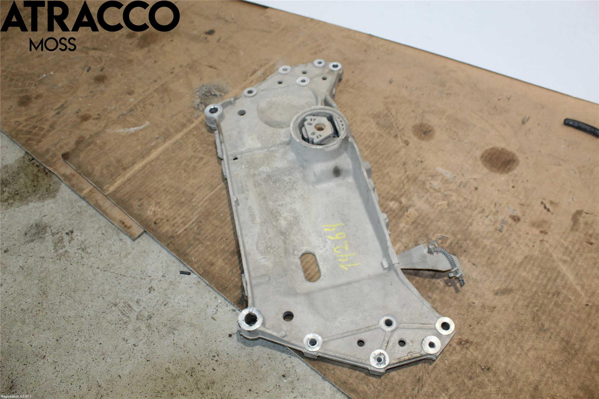 Volkswagen VW TOURAN 03-10 Travers Feste