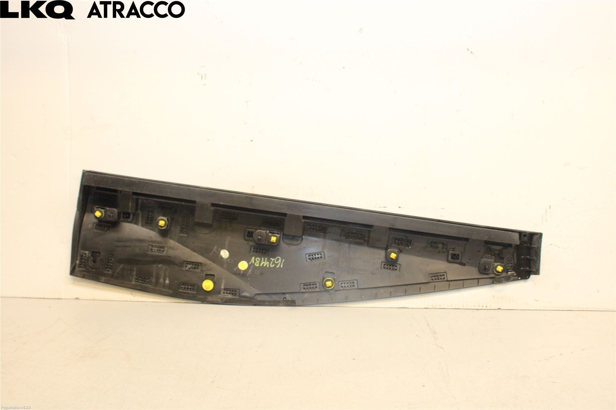 MG 4 23- List Venstre Side