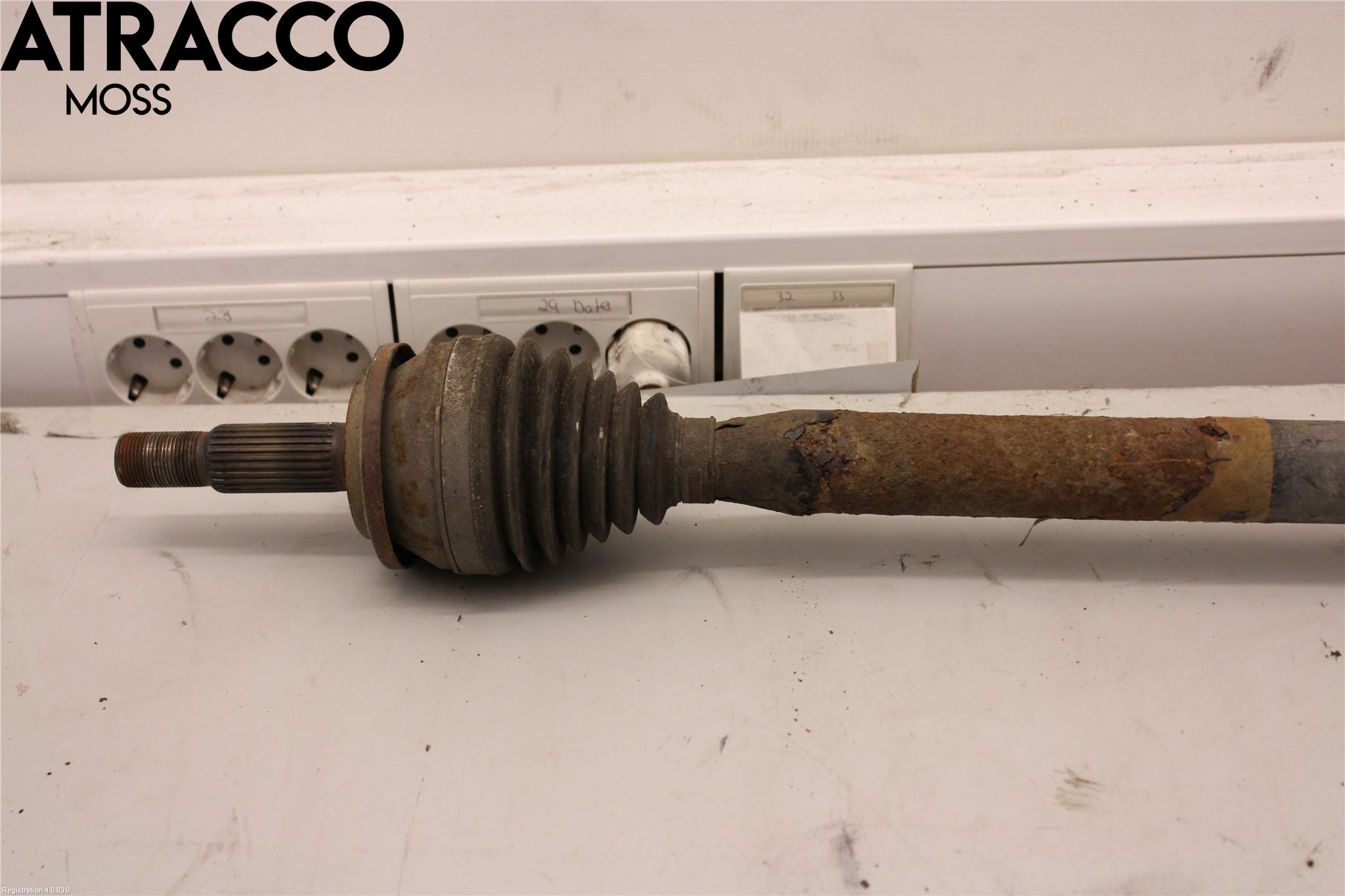 Toyota AVENSIS 09-15 Drivaksel Foran Kompl Høyre