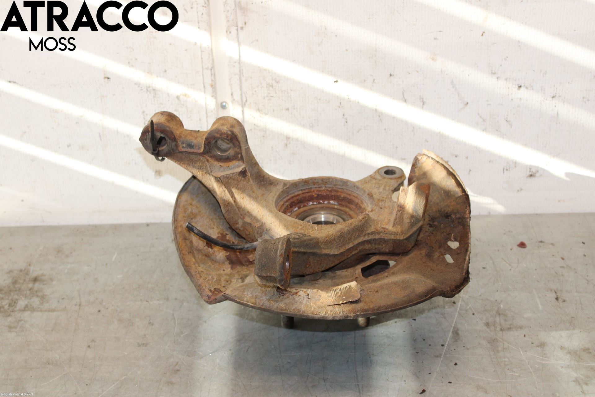 Toyota YARIS XP130 12-14 Spindel Vf