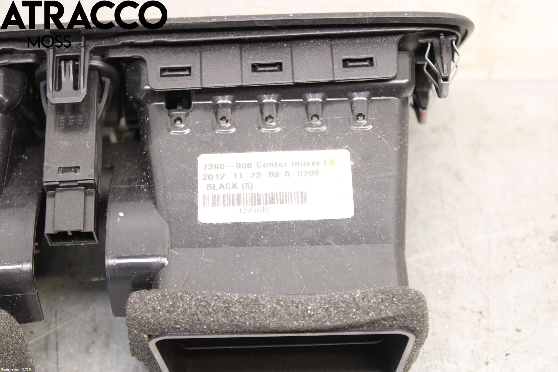 Volvo V40 12-19 Dashbord Kanal - Dyse