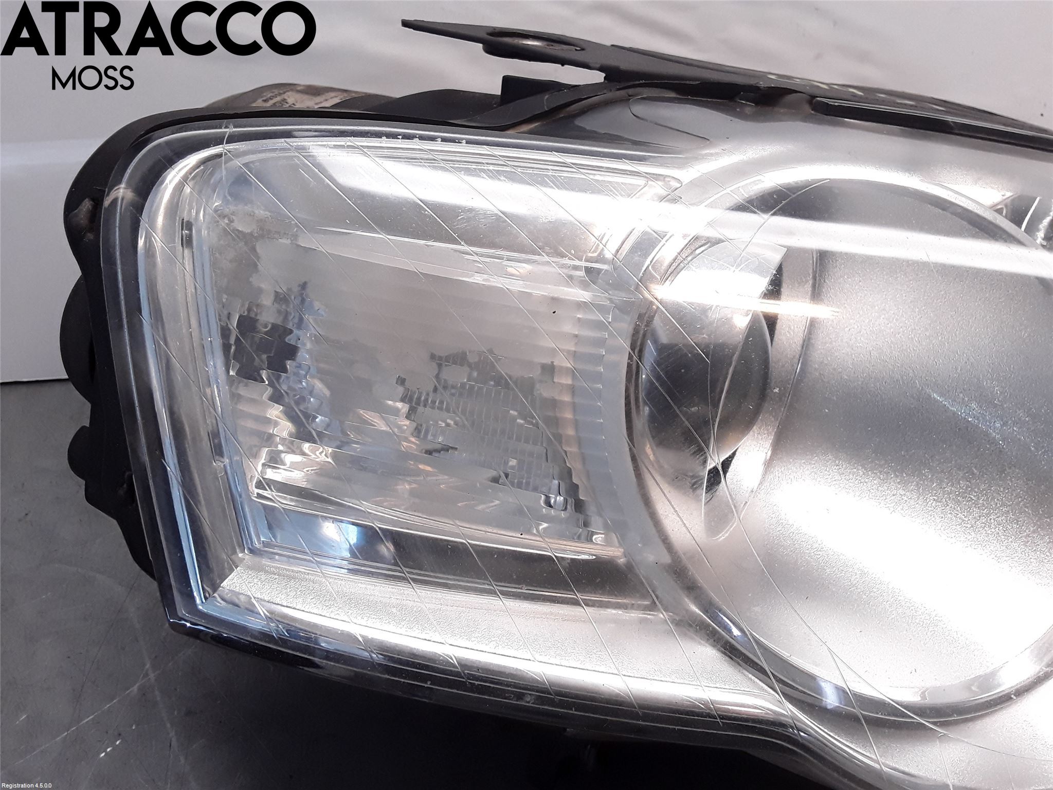 Volkswagen VW PASSAT 05-11 Frontlykt Høyre