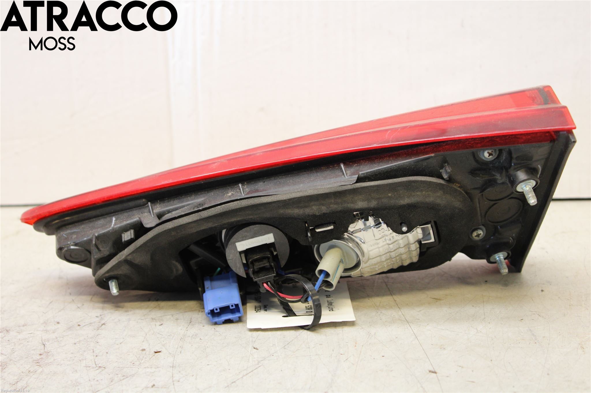 Toyota YARIS XP130 15-20 Baklykt Venstre  På Luke(Indre