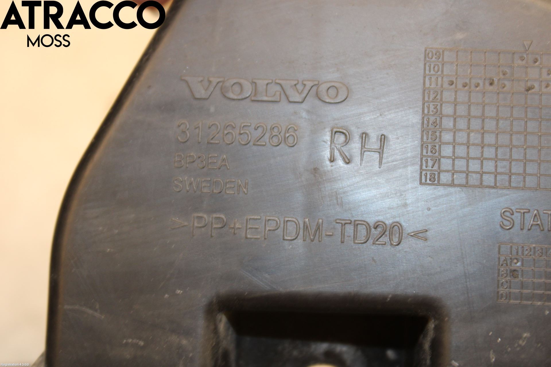 Volvo V60 11-13 Støtfangerfeste Bak Høyre