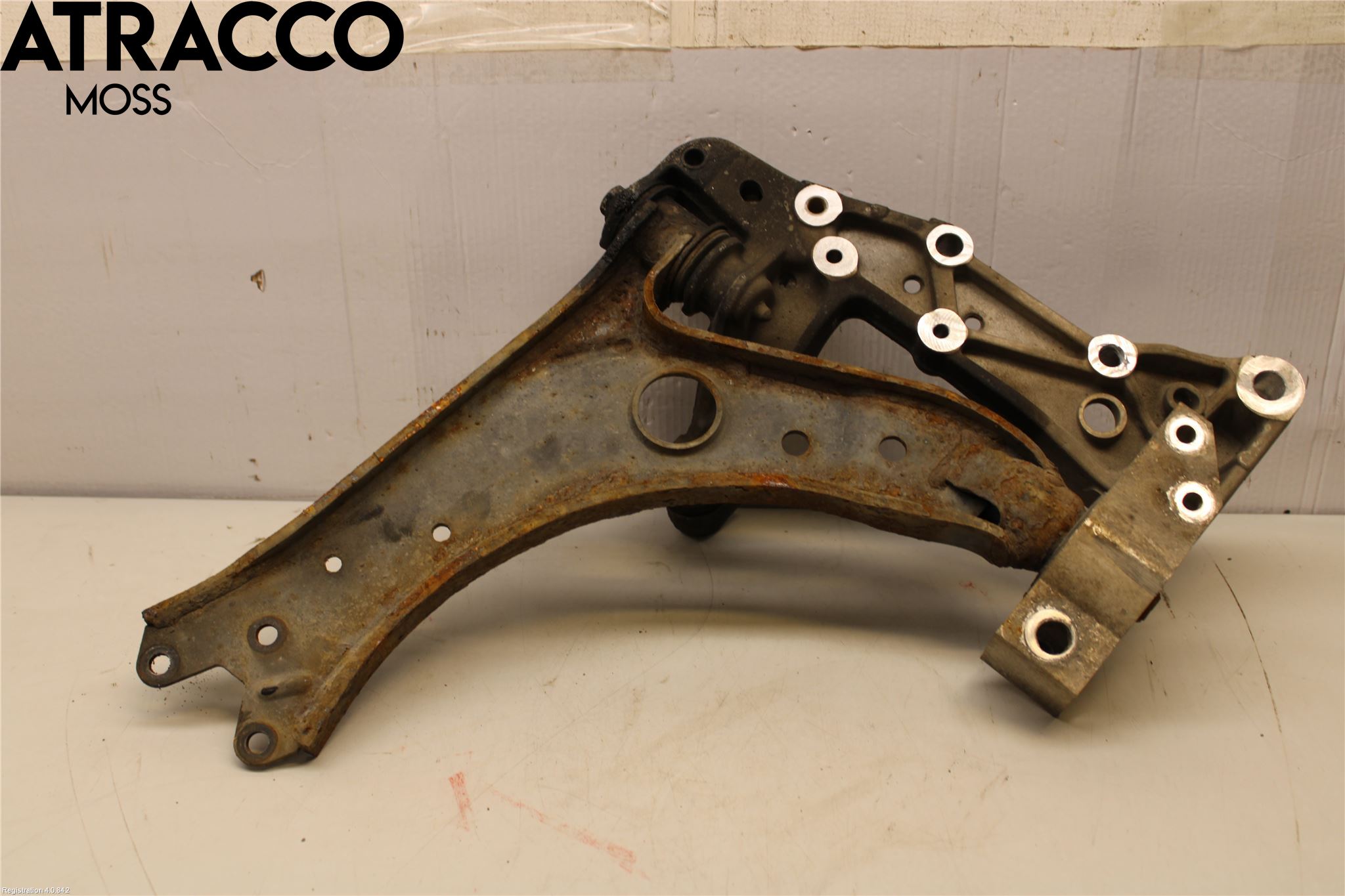 Volkswagen VW GOLF V 04-09 Bærearm Foran Høyre Nedre