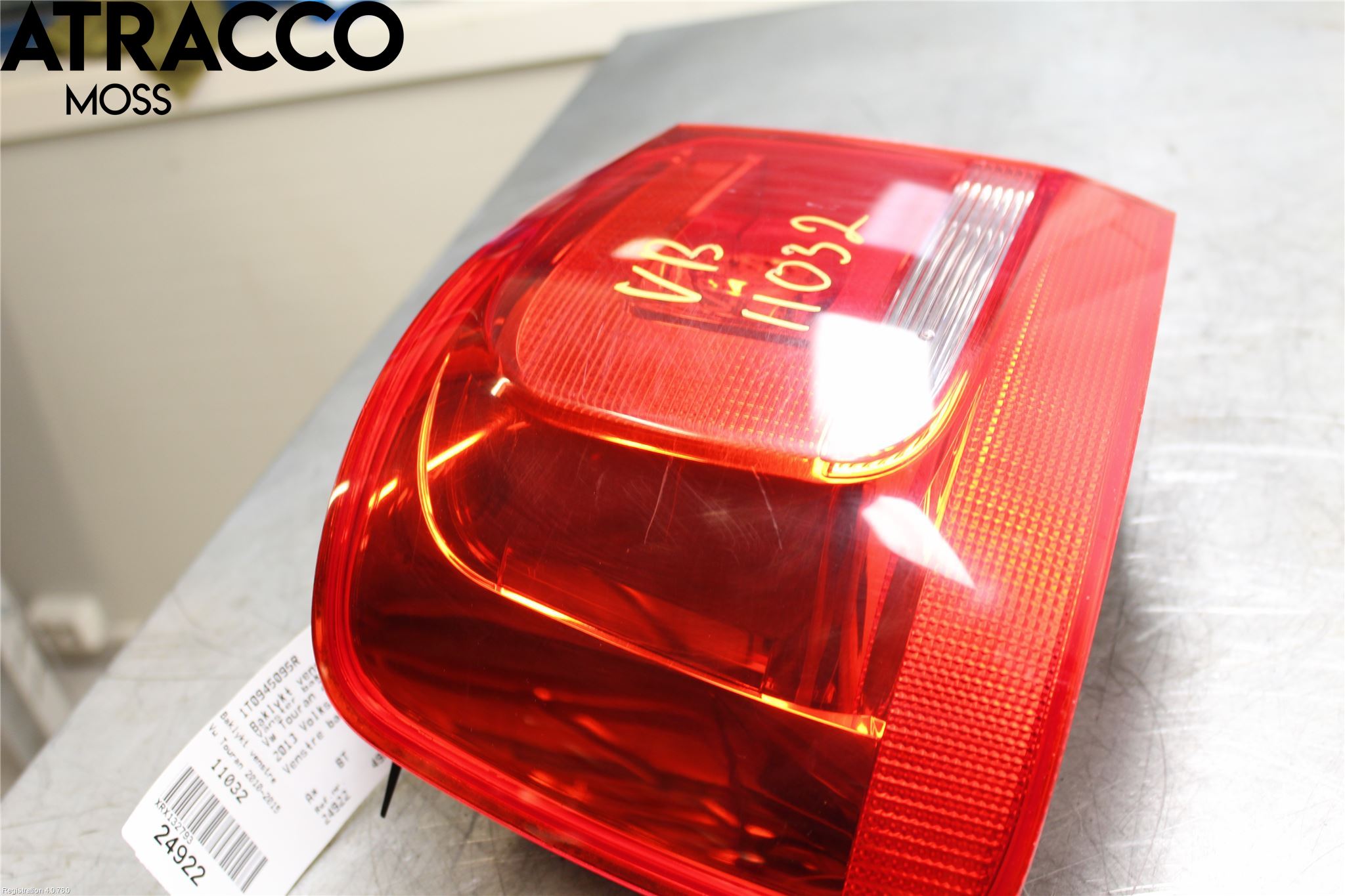 Volkswagen VW TOURAN 10-15 Baklykt Venstre