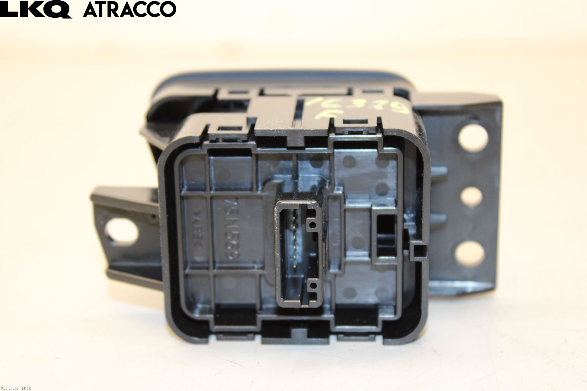 Toyota YARIS CROSS XP21 21- Strömställare Fyrhjulsdrift