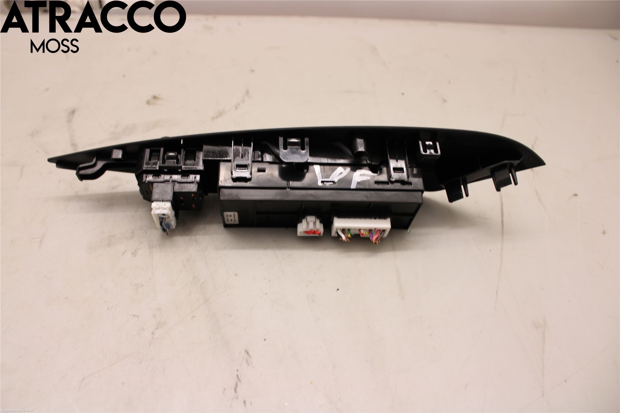 Nissan LEAF 11-17 Bryter Vindusheis