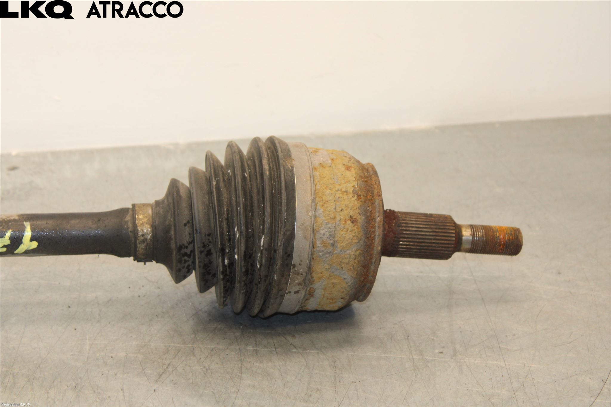 Volkswagen VW TRANSP/CARAVELLE (T5) 04-15 Drivaksel Foran Kompl Venstre