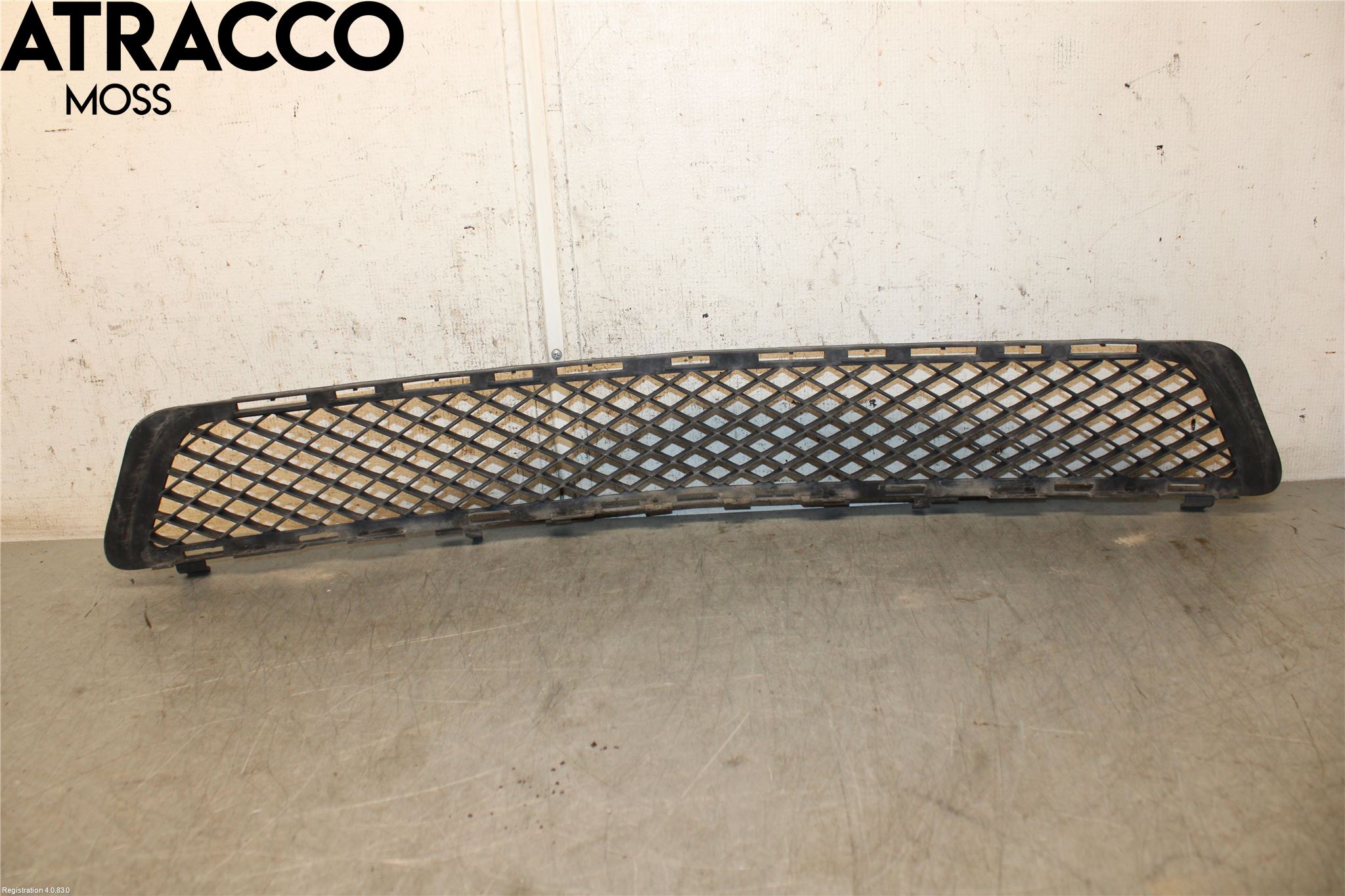 Mercedes-Benz MB E-KLASS (W212) 09-16 Grilldel Midt