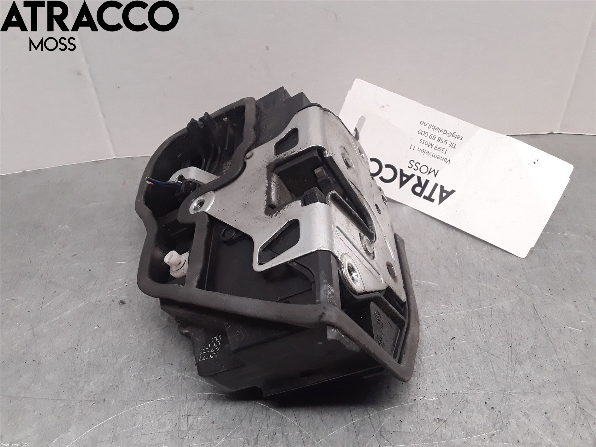 BMW 3 F30/F31/F80 12-19 Dørlås - Låsekasse