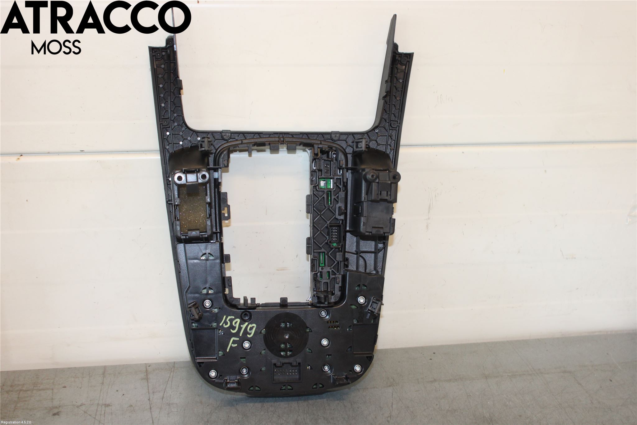 Audi Q5 09-16 Instrumentkonsoll Gulv