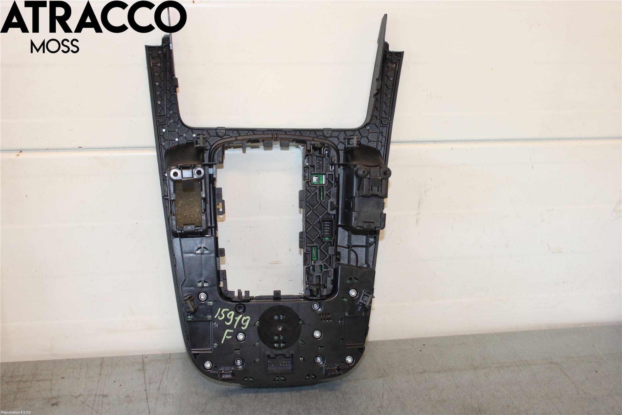 Audi Q5 09-16 Instrumentkonsoll Gulv