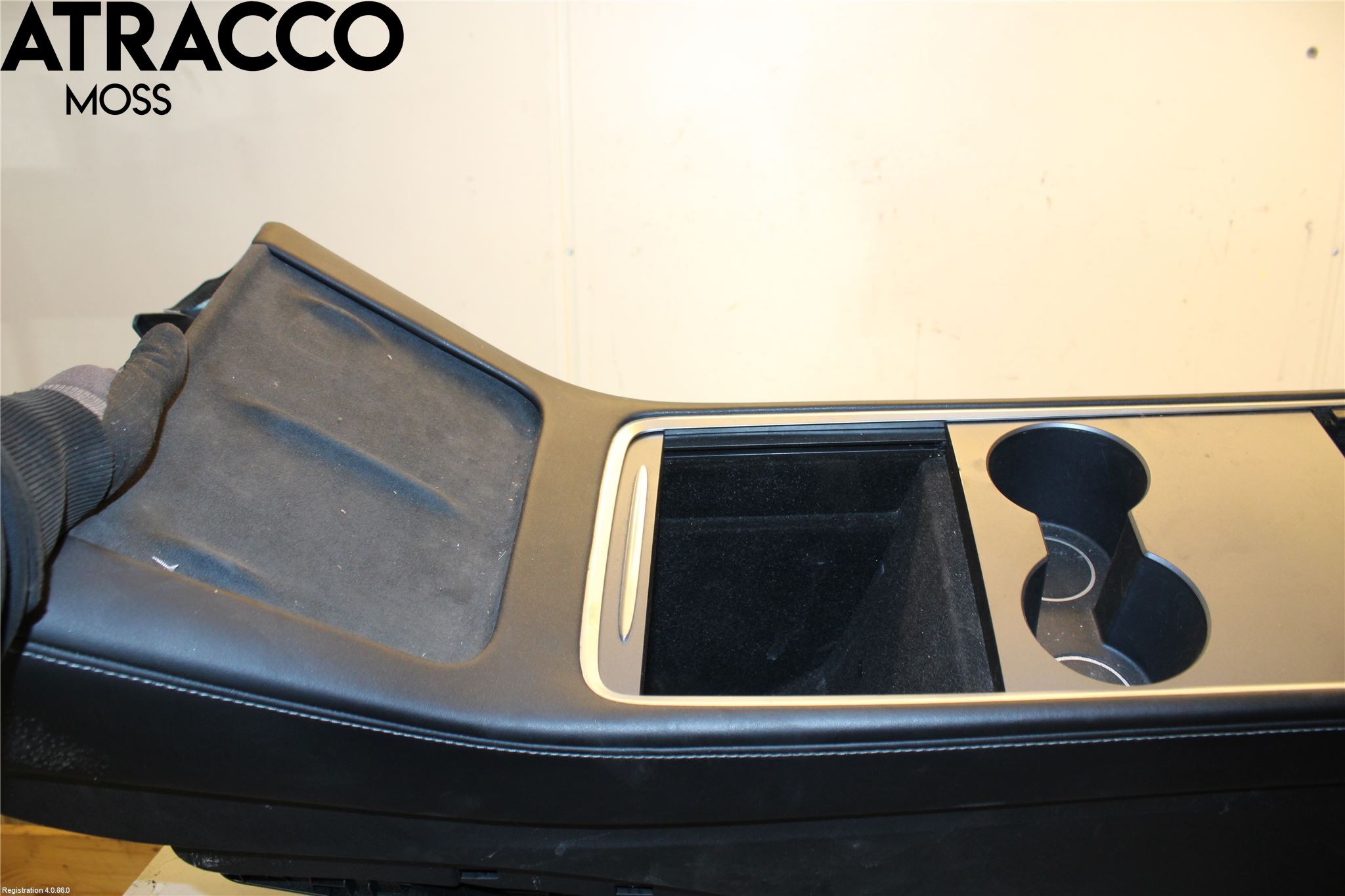 Tesla MODEL 3 17- Innr Konsoll-Lomme