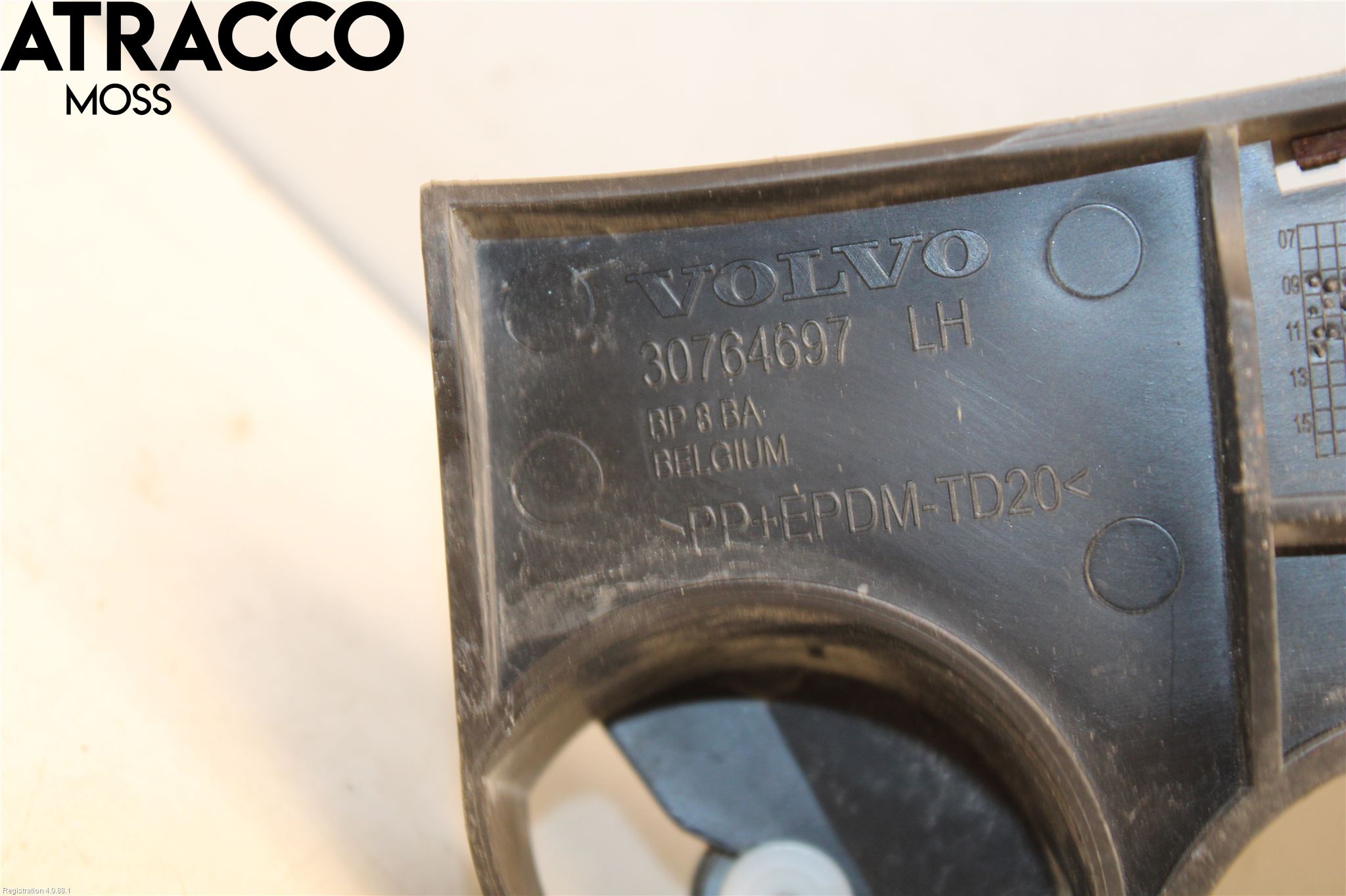 Volvo XC60 09-13 Støtfangerfeste Bak Venstre