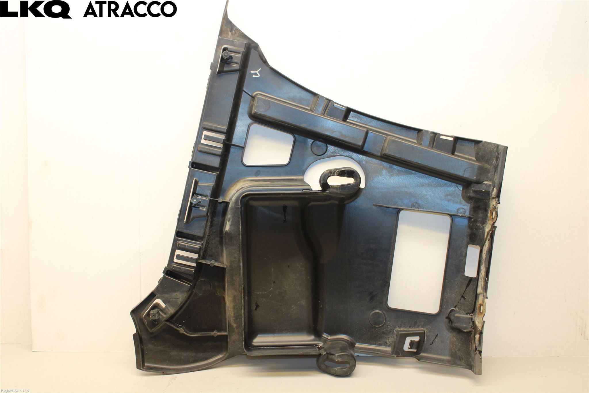BMW 3 F30/F31/F80 12-19 Støtfangerfeste Bak Venstre