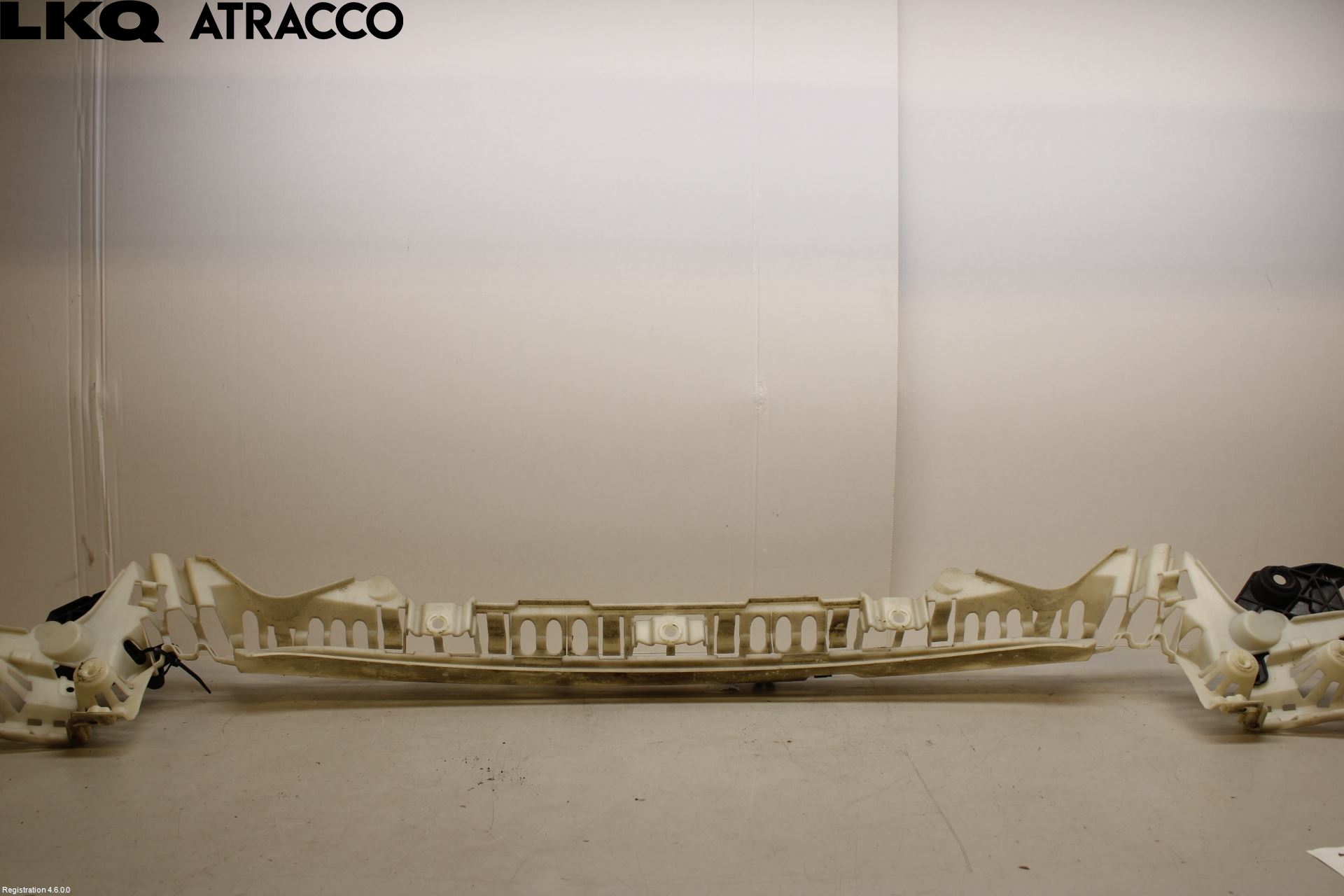 BMW 3 E90/91 SED/TOU 05-12 Støtfanger Bak Midt Del