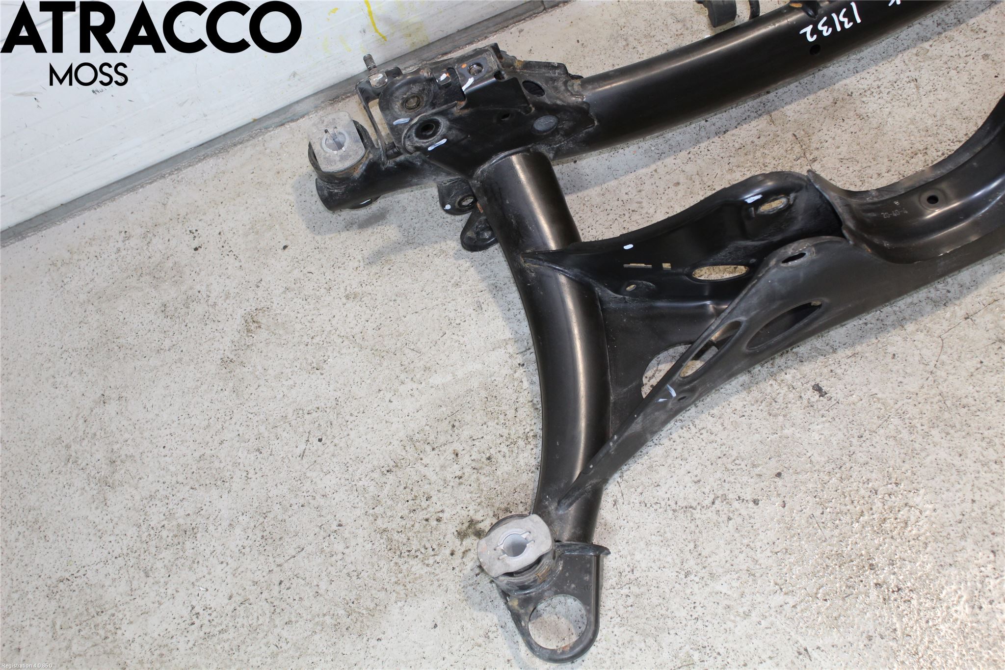 Volvo XC40/RECHARGE 18- Bakaksel Feste Travers-Ramme