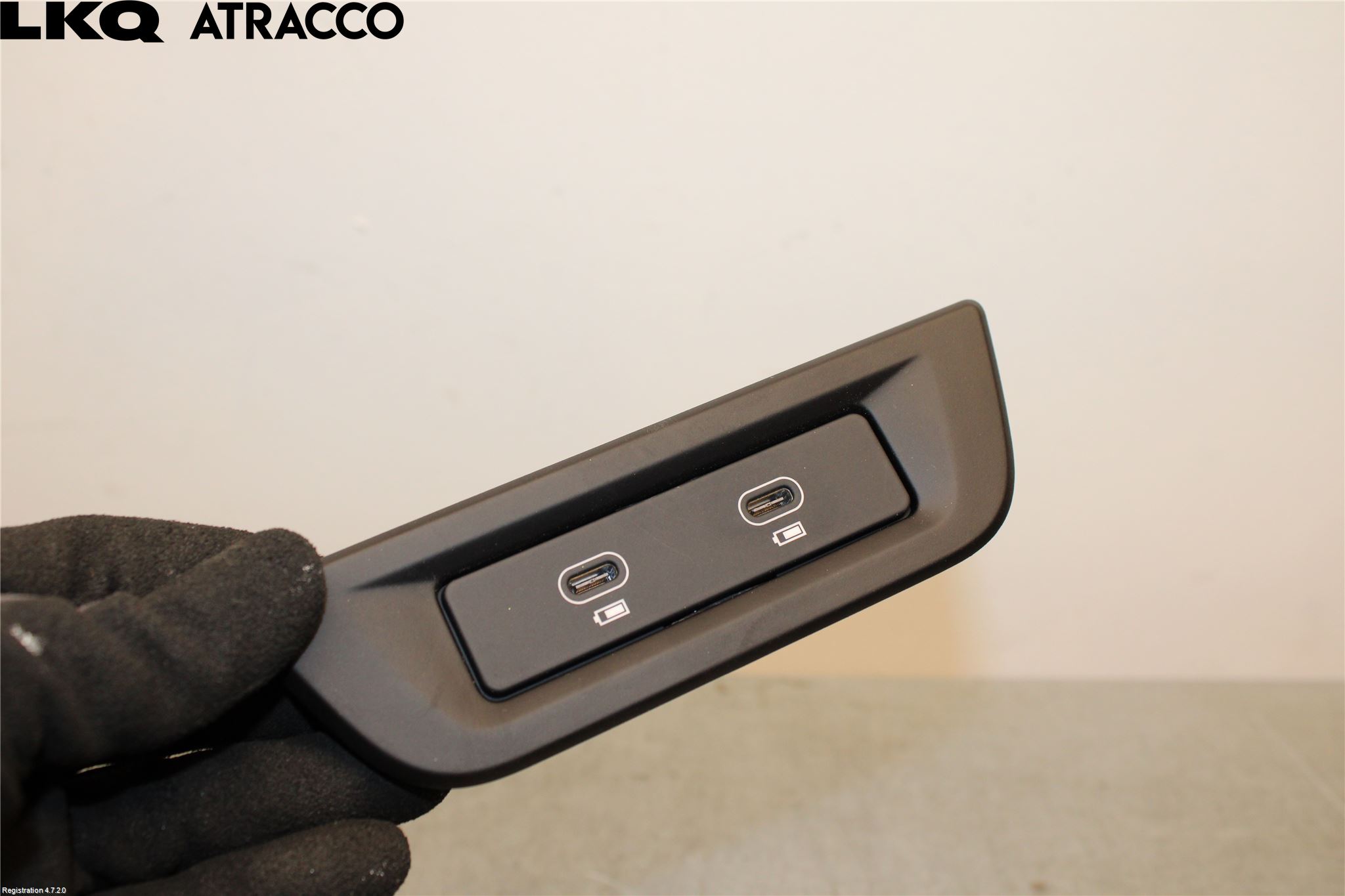 Porsche TAYCAN 20- Usb Connection