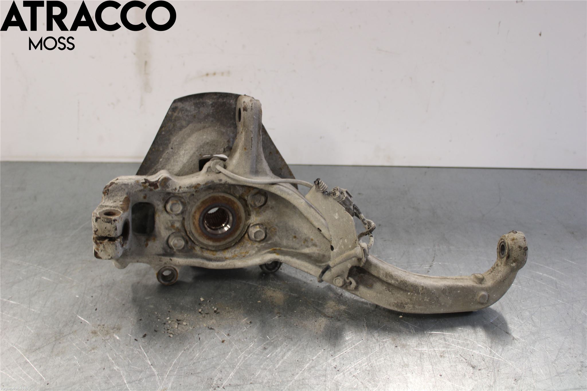 Nissan NAVARA 05-16 Spindel Vf