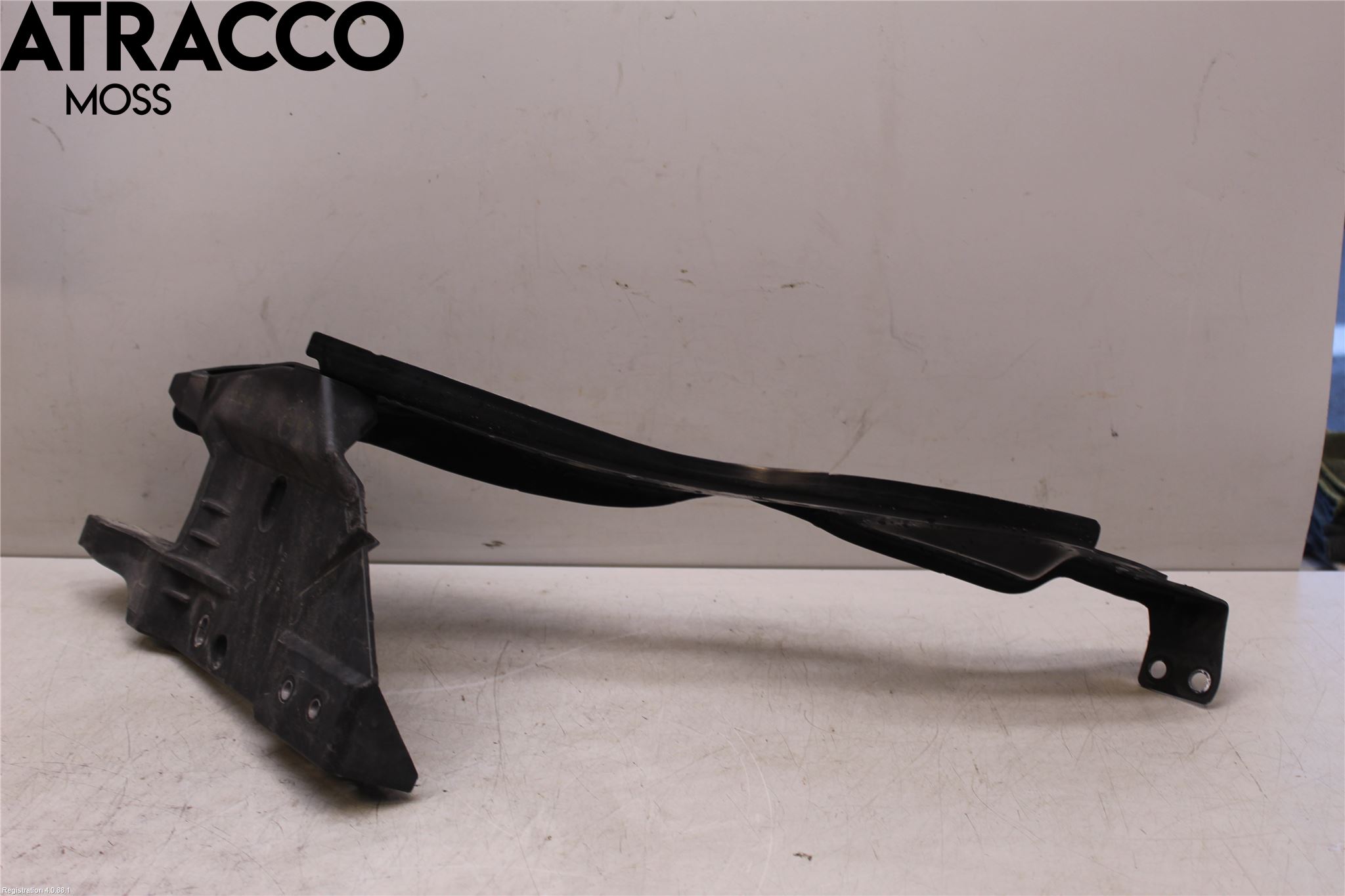 Mercedes-Benz MB E-KLASS (W212) 09-16 Frontlykt Ramme H Lyktering