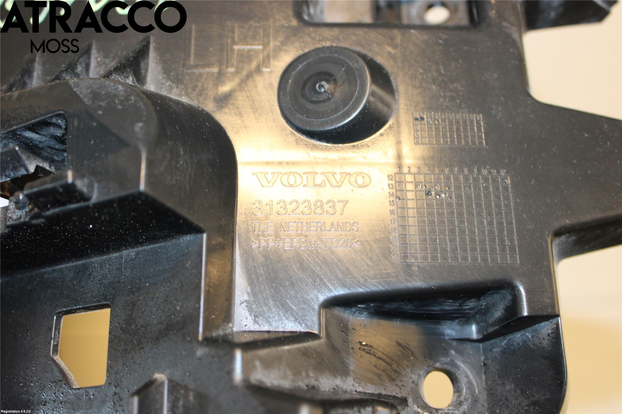 Volvo S60 14-18 Støtfanger Bak Feste