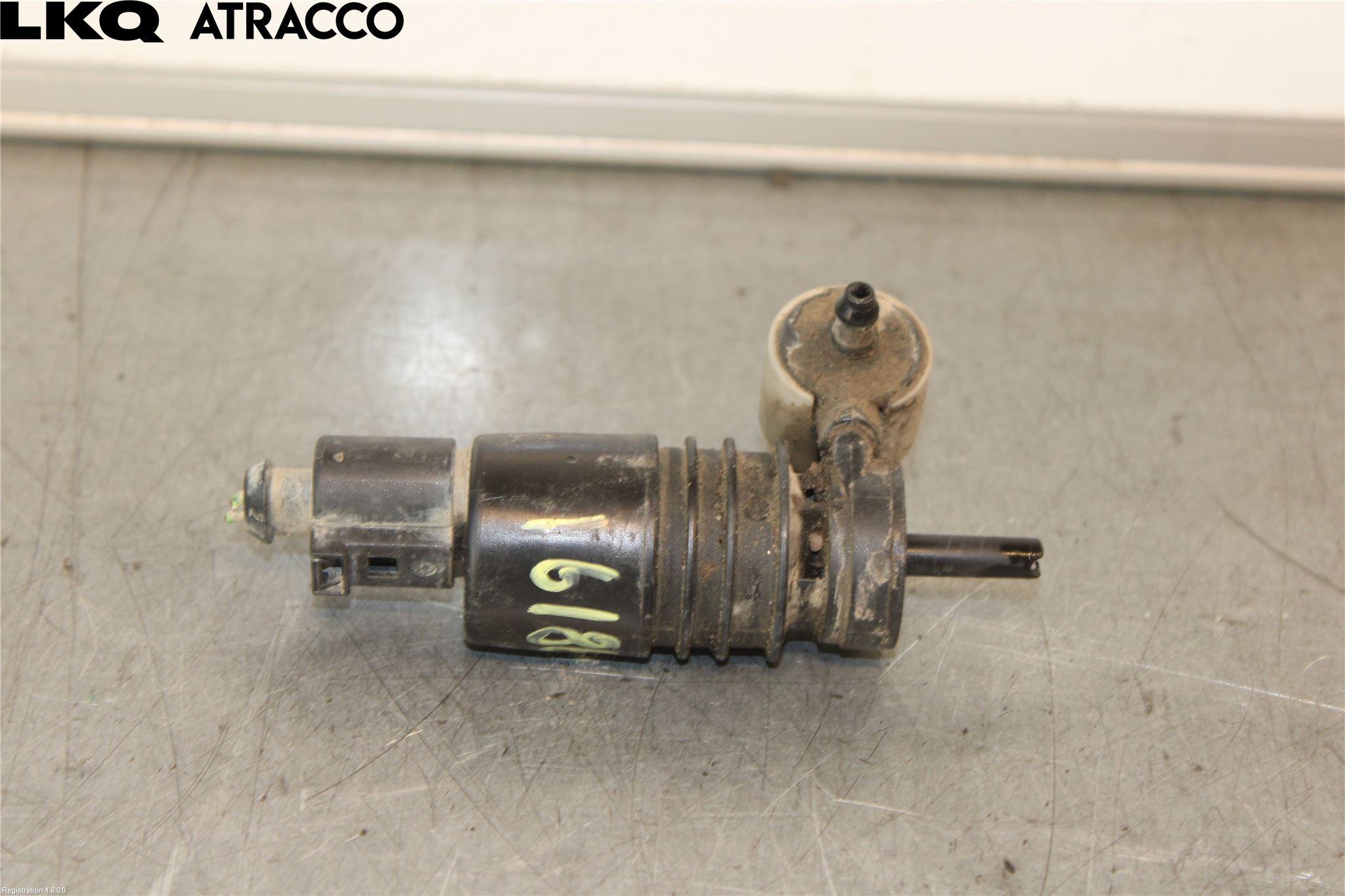 Volkswagen VW CADDY 11-15 Spylerpumpe Frontrute