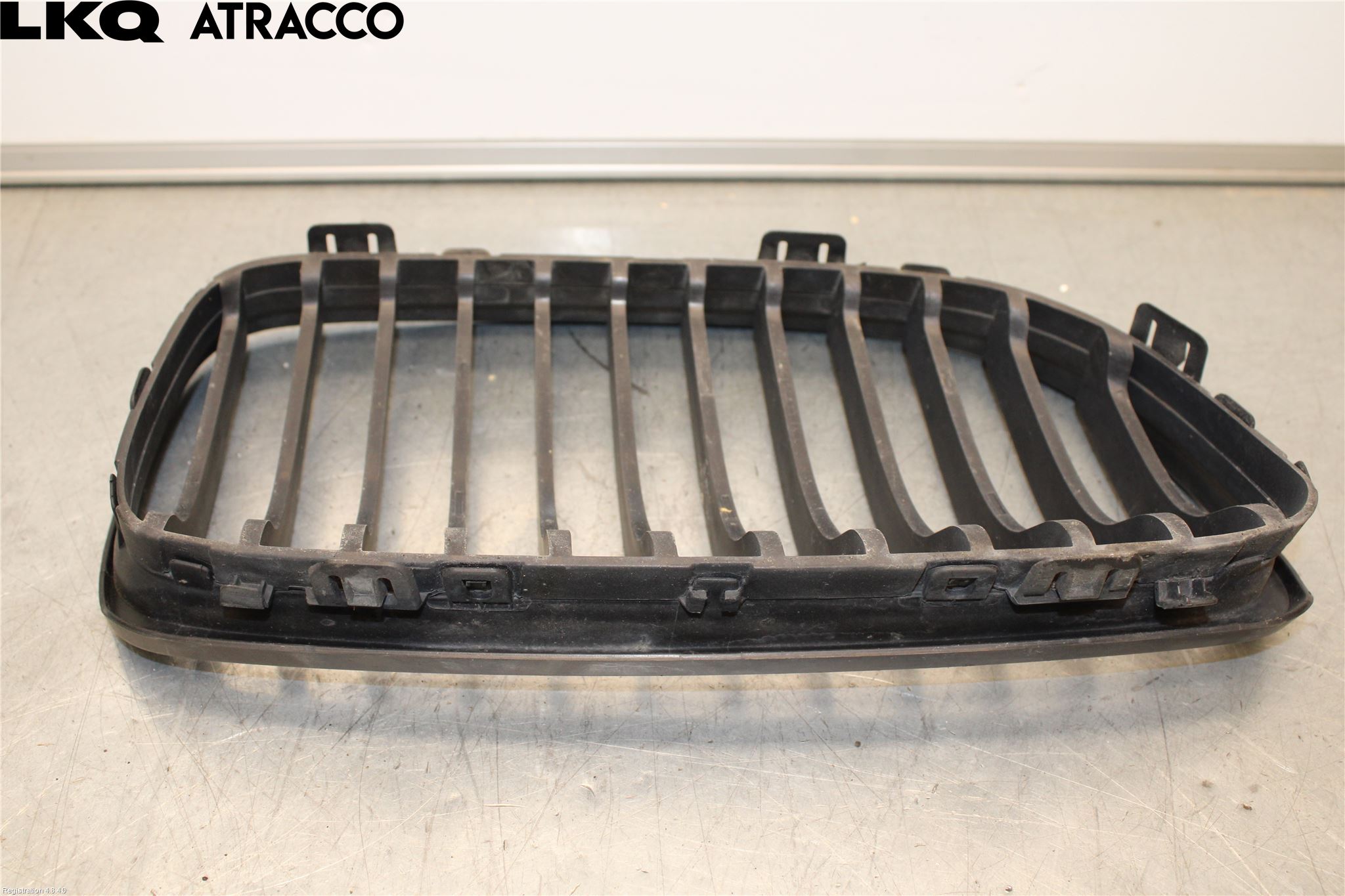 BMW 3 E90/91 SED/TOU 05-12 Grilldel Venstre