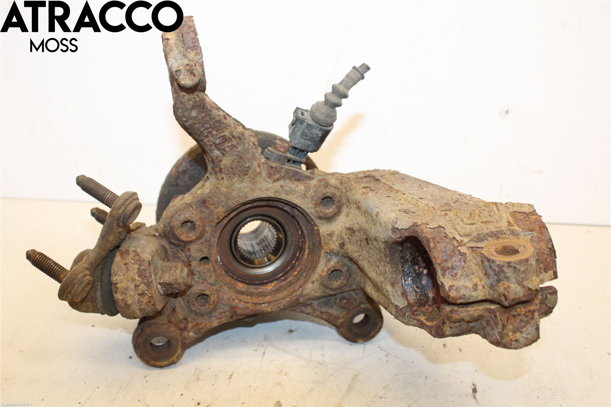 Volkswagen VW CADDY 11-15 Spindel Vf