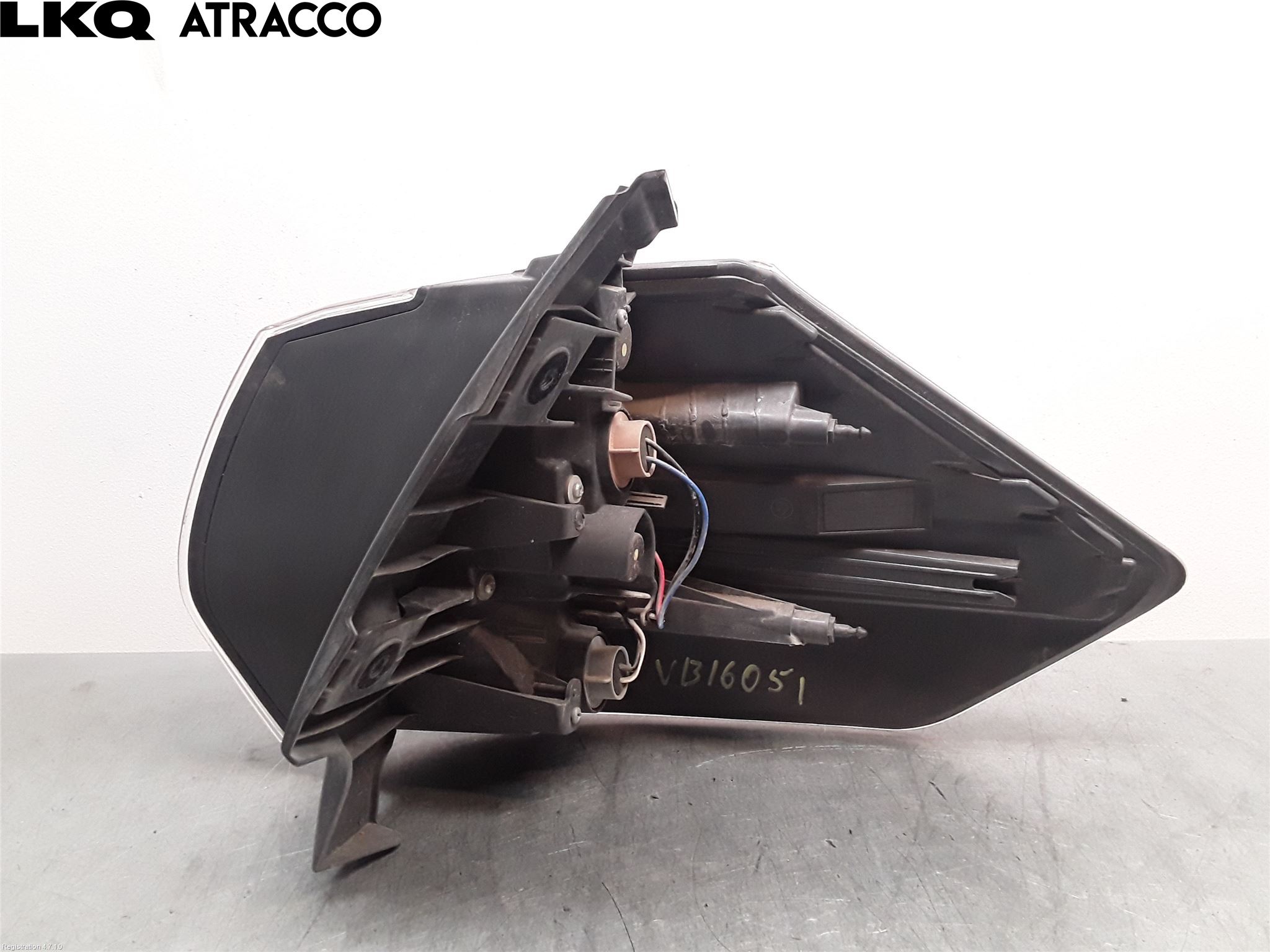 Nissan X-TRAIL 14-21 Baklykt Venstre