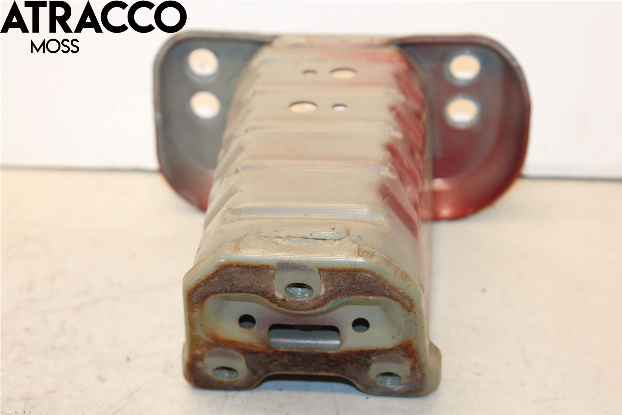 Toyota YARIS XP130 12-14 Støtfanger Foran Feste