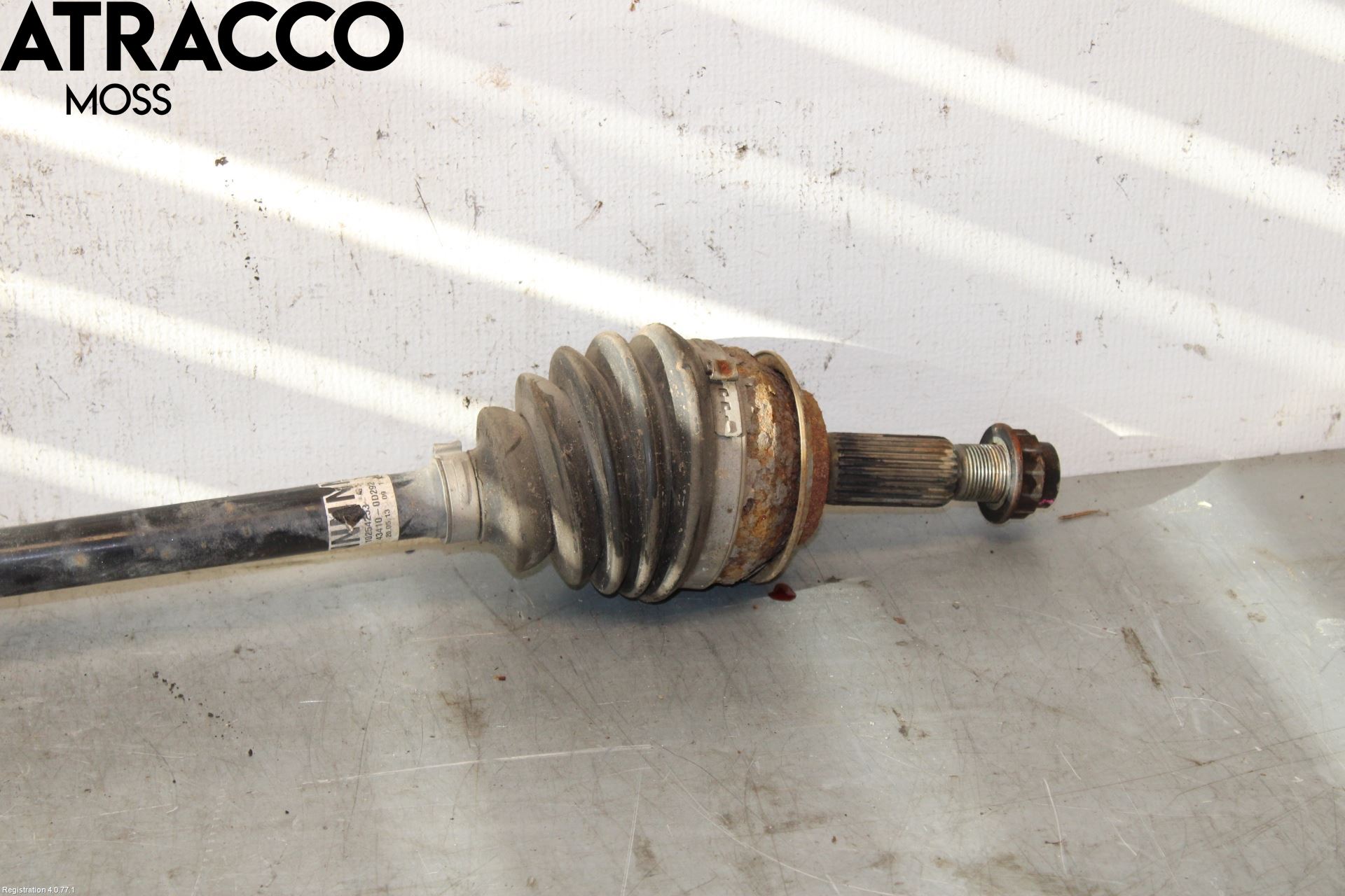 Toyota YARIS XP130 12-14 Drivaksel Foran Kompl Høyre