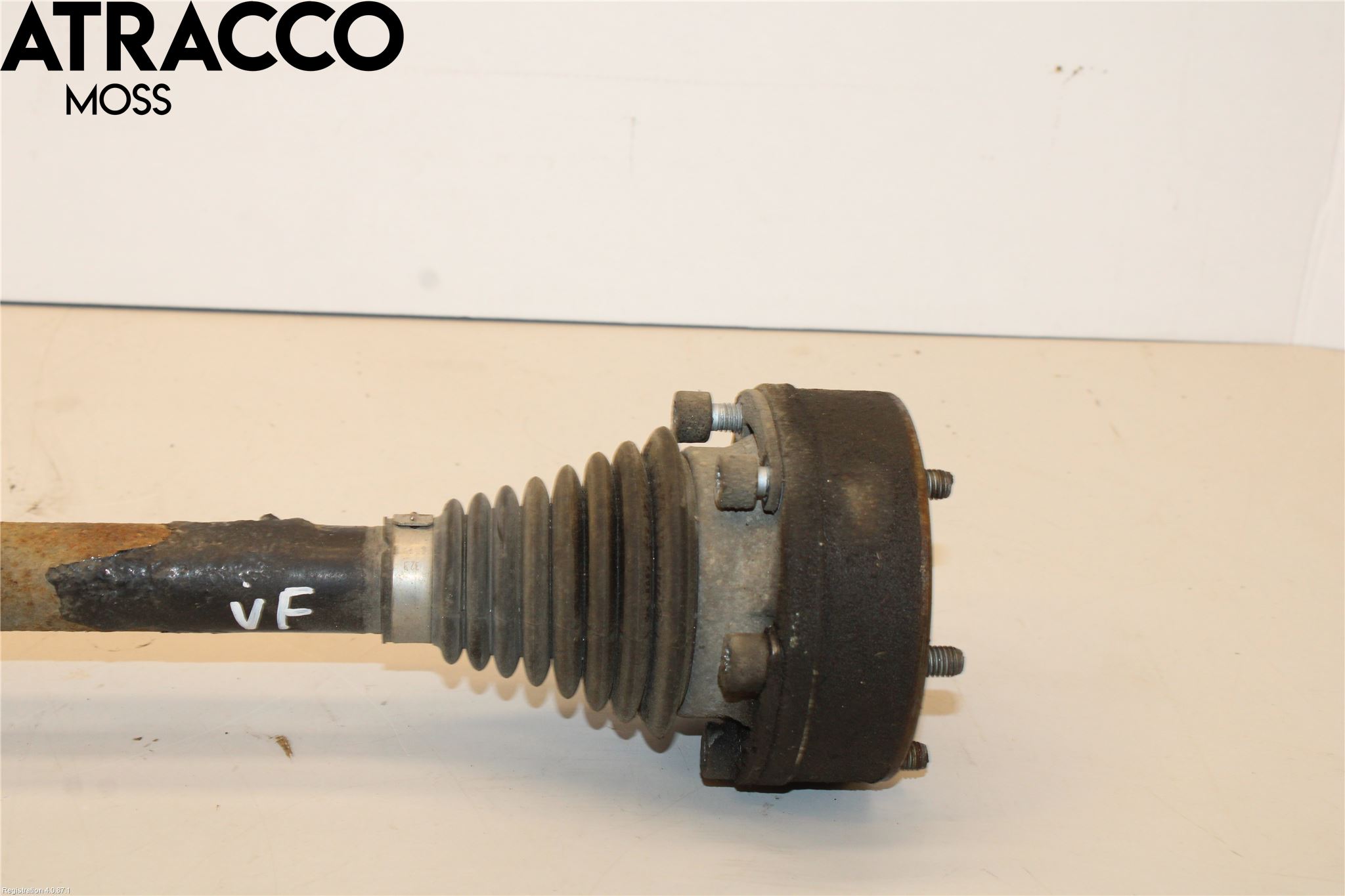 Volkswagen VW PASSAT 11-14 Drivaksel Foran Kompl Venstre