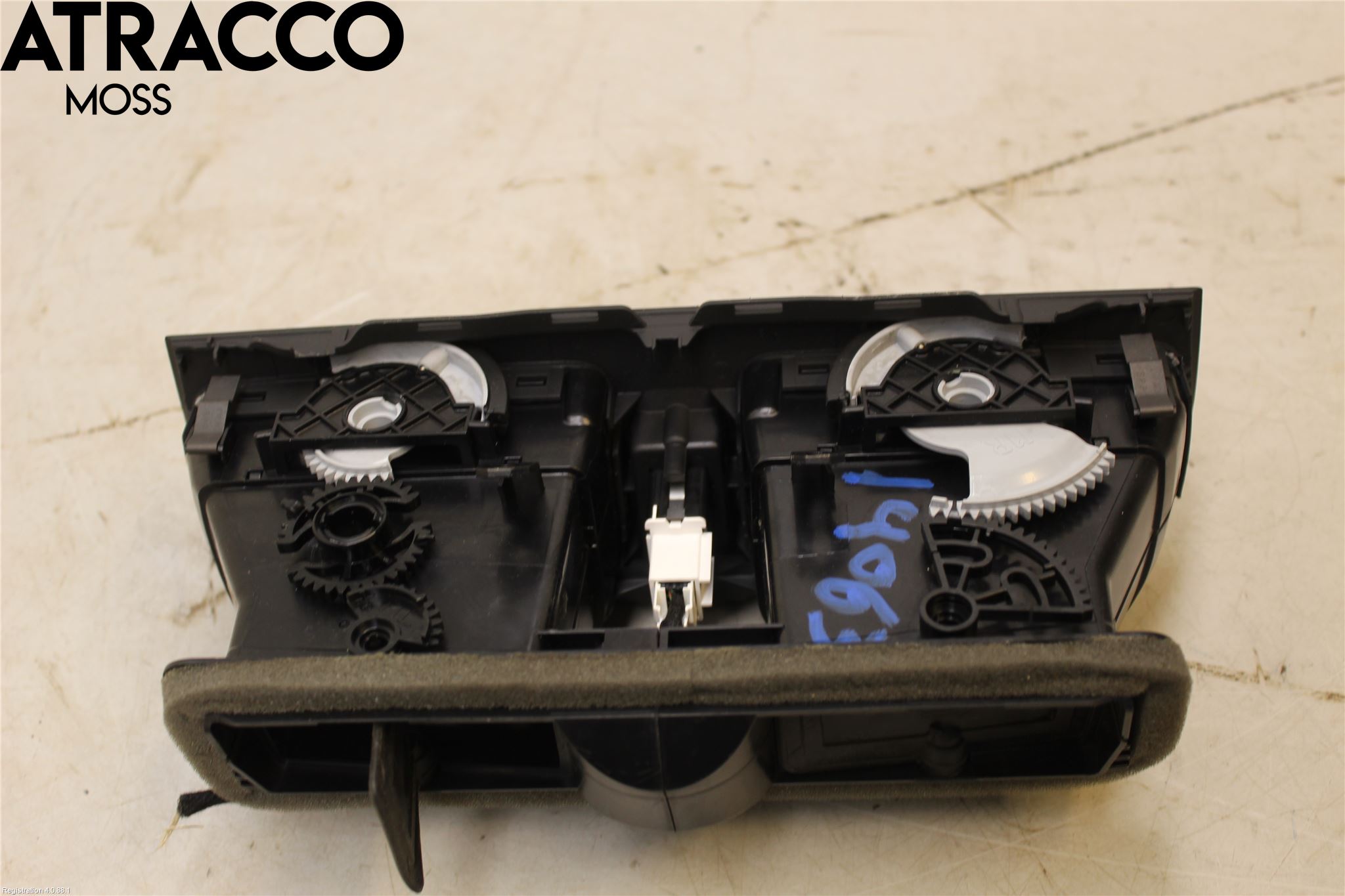 Volkswagen VW GOLF VI 09-13 Dashbord Kanal - Dyse