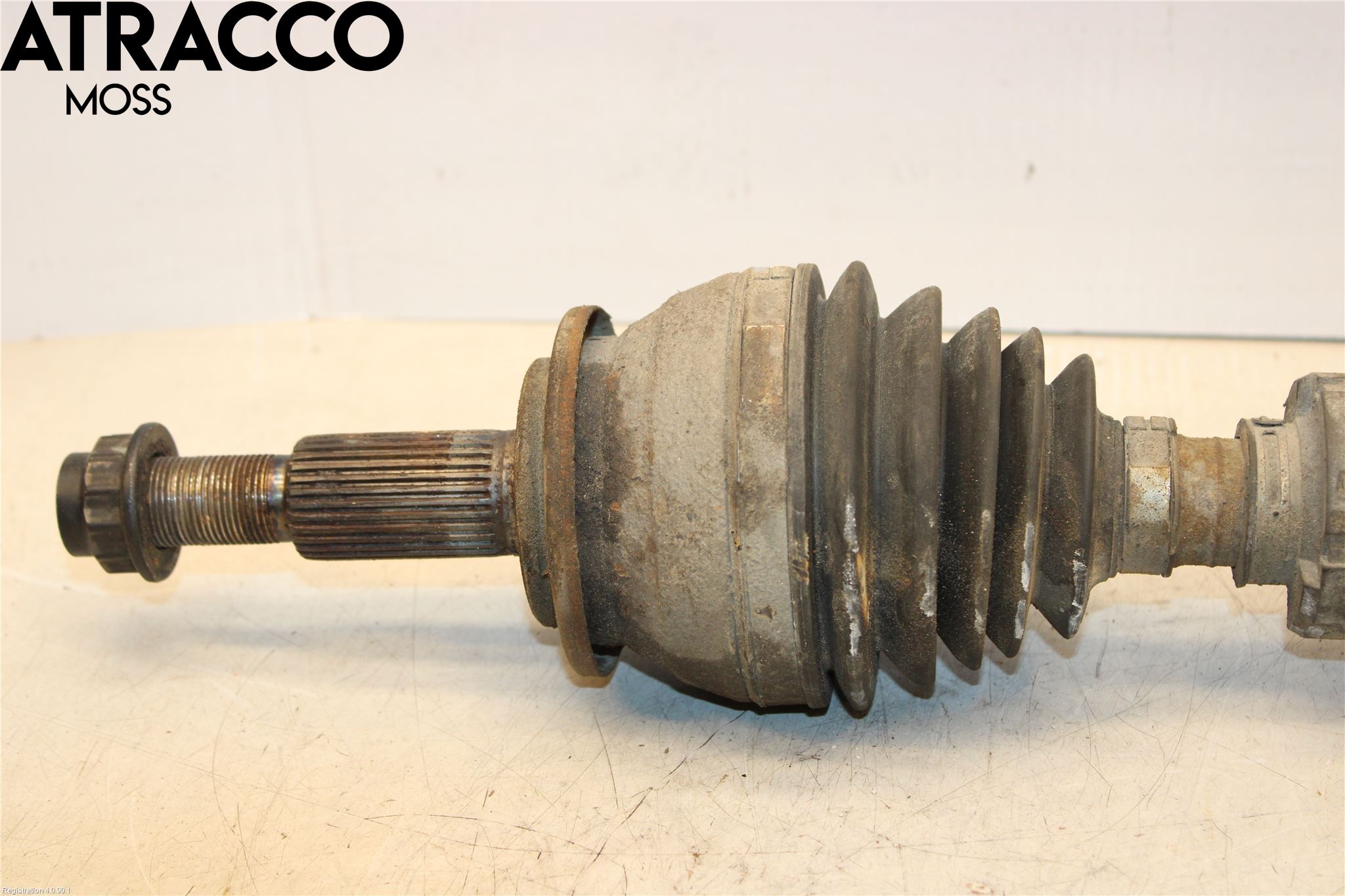 Toyota RAV4 13-18 Drivaksel Foran Kompl Venstre