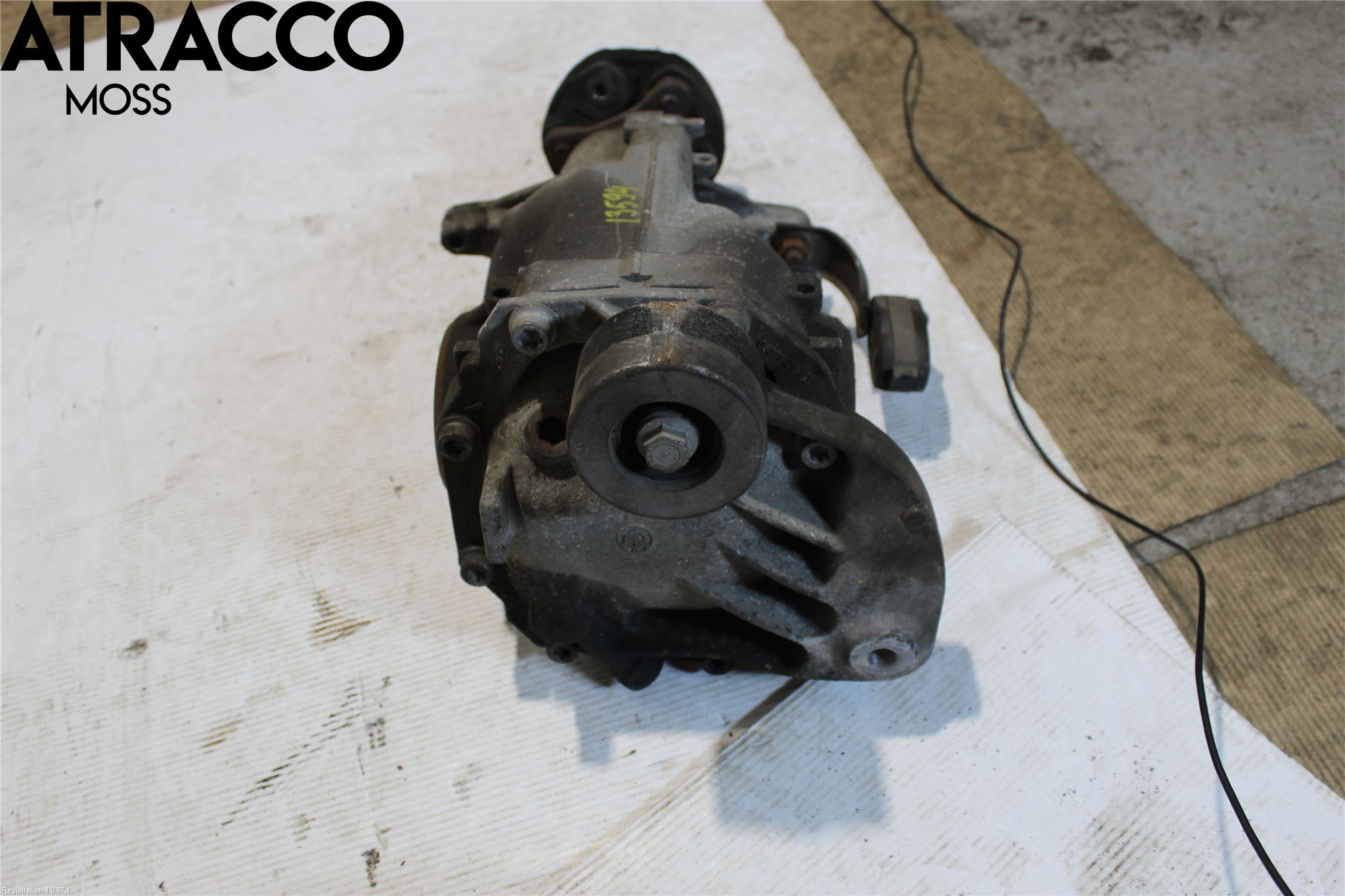 BMW 5 F10/F11/F18 09-17 Bakaksel Kardang Bak -Diff