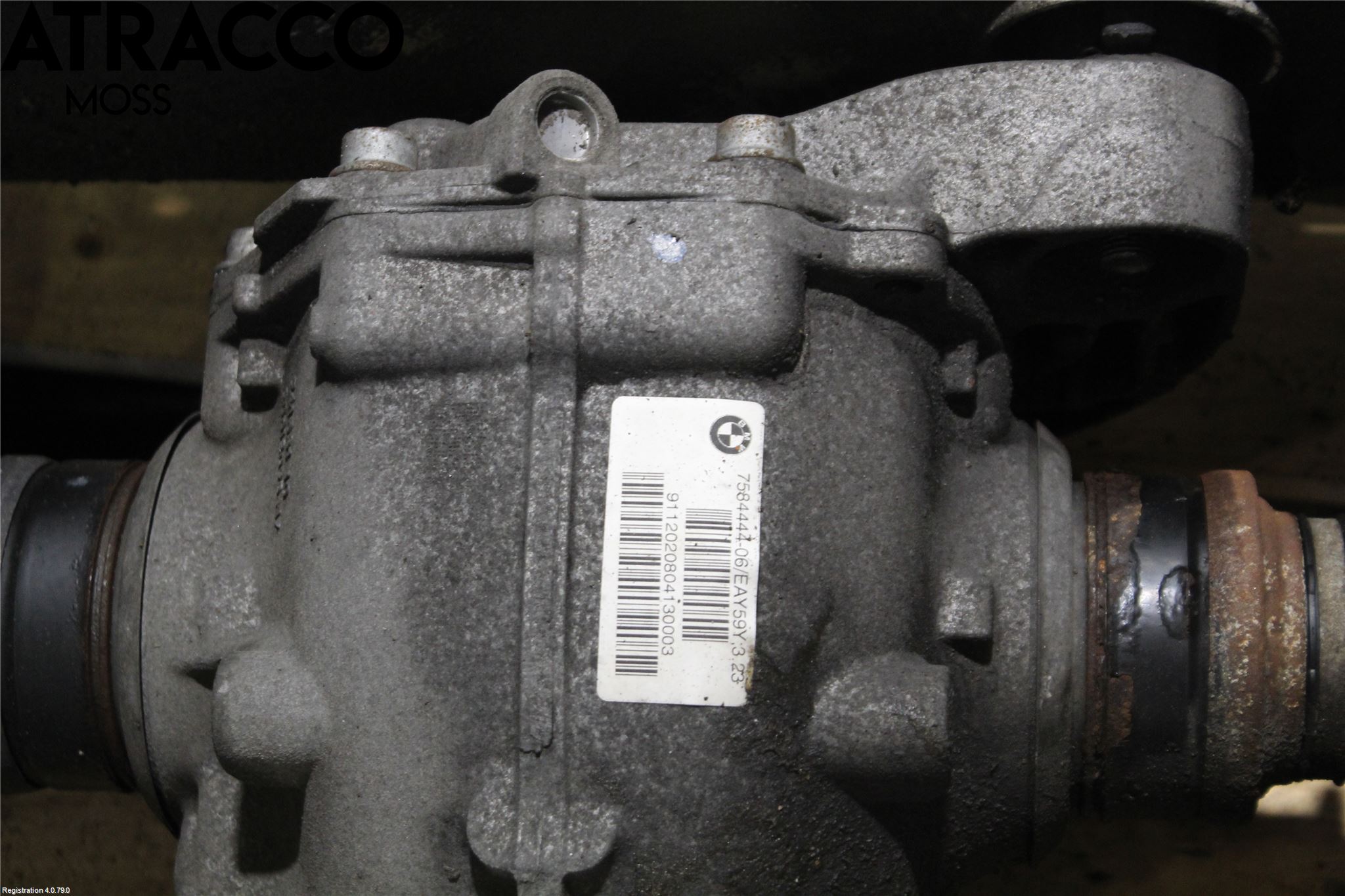 BMW 5 F10/F11/F18 09-17 Bakaksel Kardang Bak -Diff