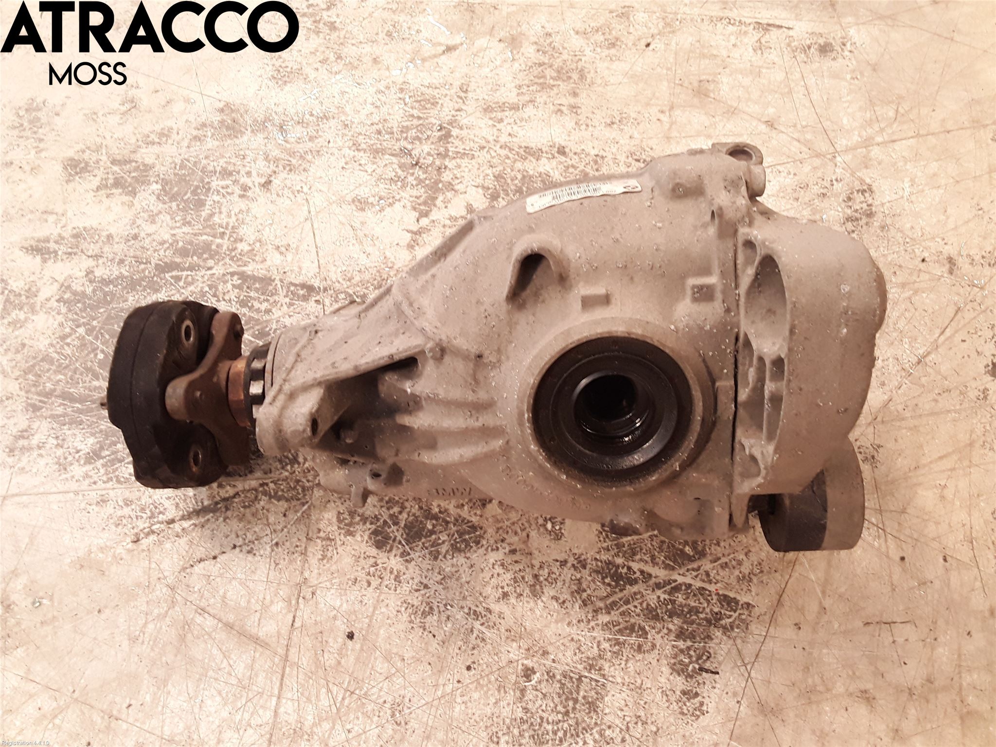 BMW 5 F10/F11/F18 09-17 Bakaksel Kardang Bak -Diff