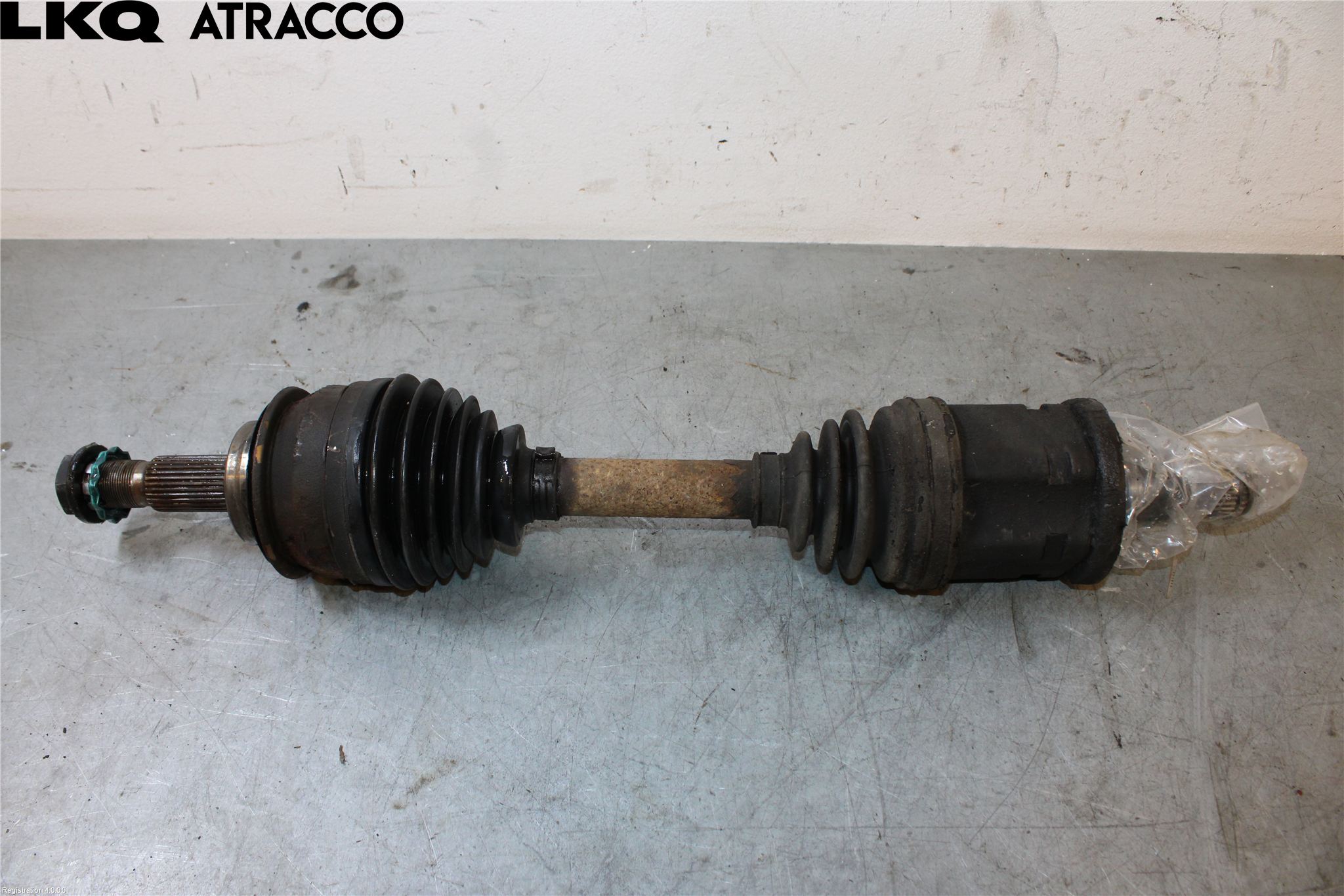 Toyota HILUX 16- Drivaksel Foran Kompl  V = H