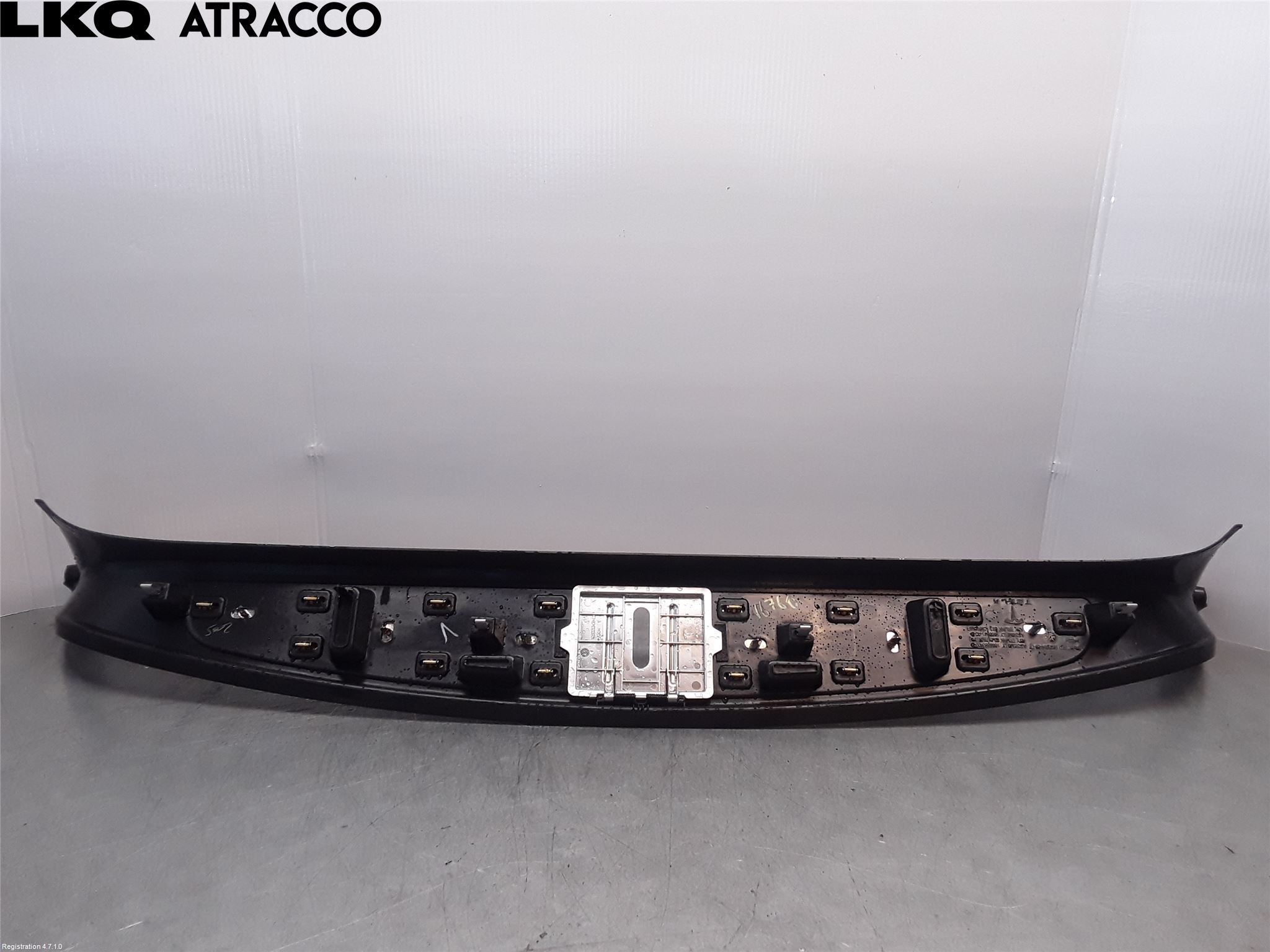 Tesla MODEL X 16- List Bak-Bakluke