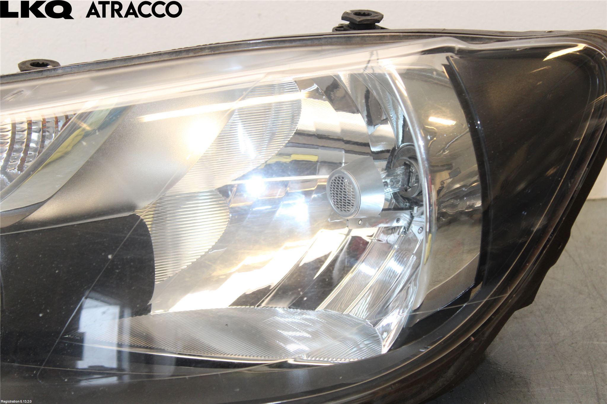Volkswagen VW CADDY 11-15 Frontlykt Venstre