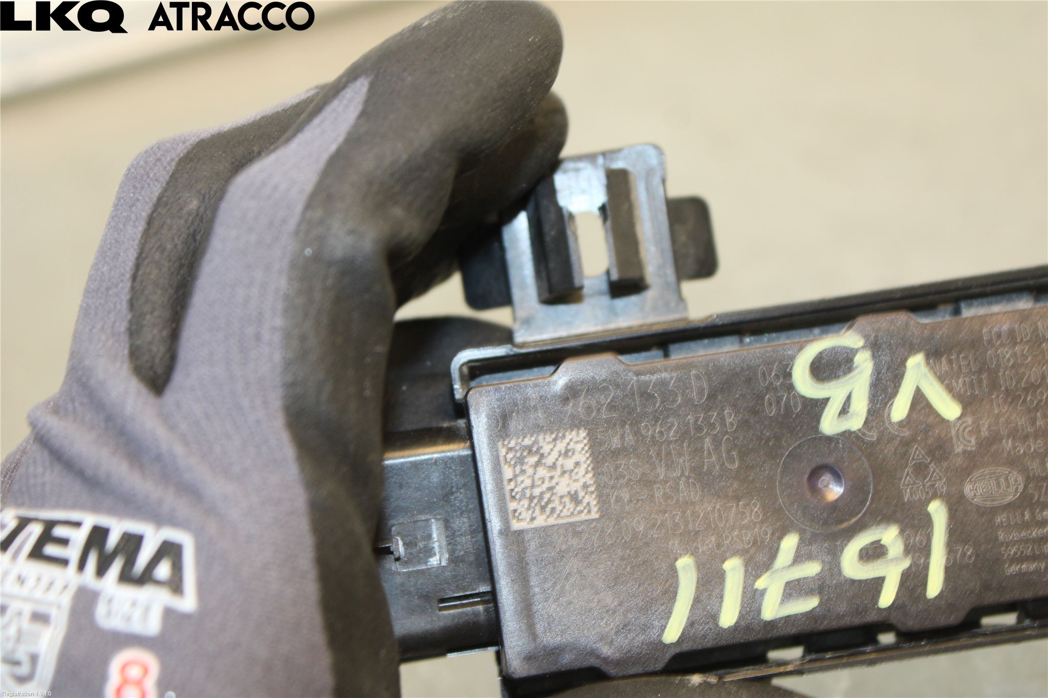 Audi Q4 E-TRON FZ 22- Antenn El