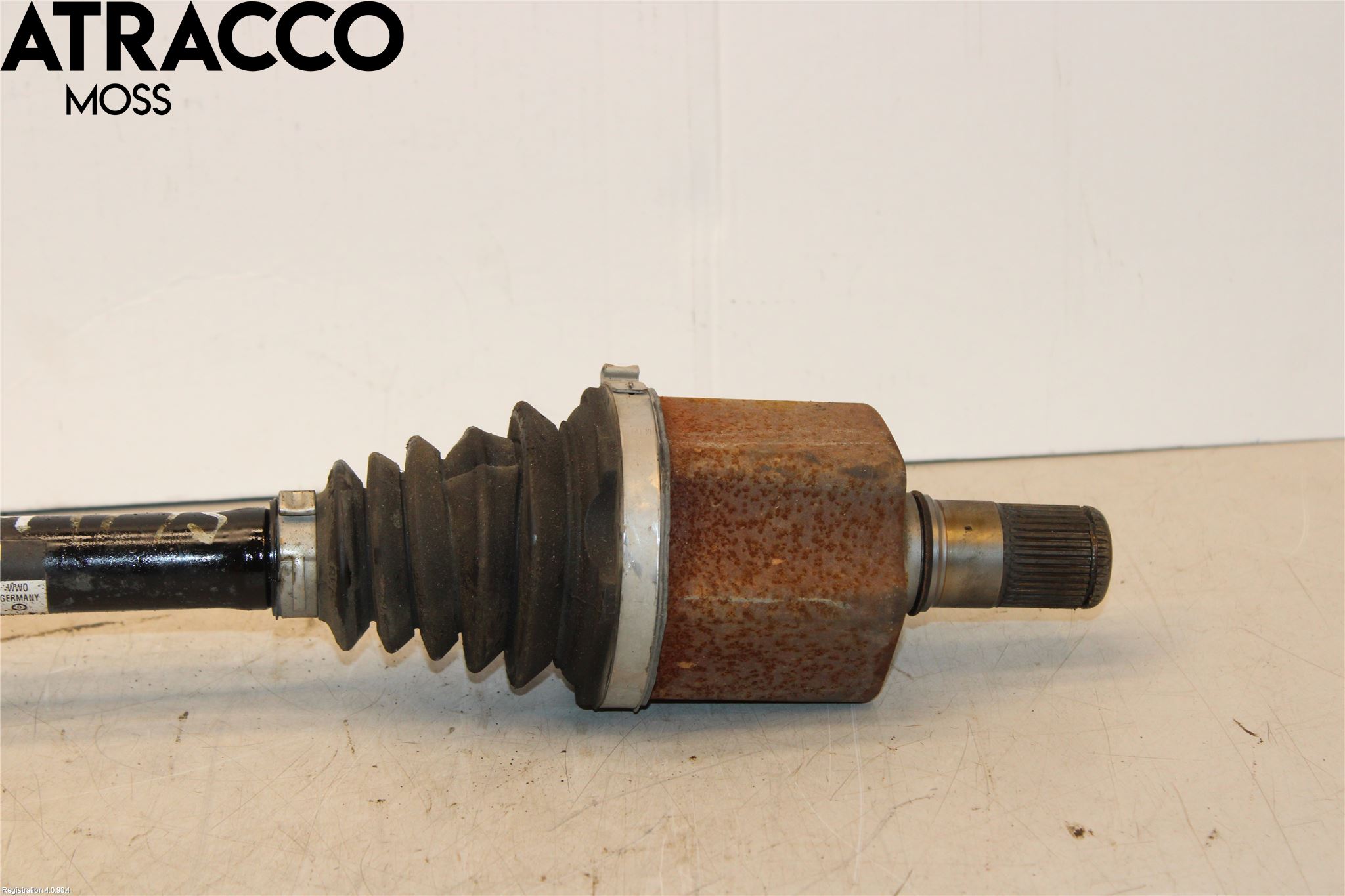 Volkswagen VW TOURAN 16- Drivaksel Foran Kompl Venstre