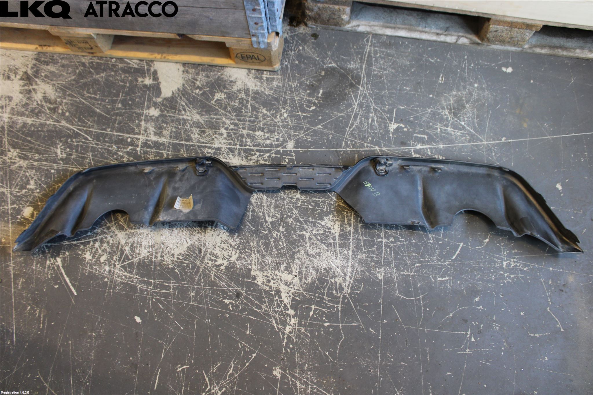 Ford FOCUS 15-18 Støtfanger Bak Midt Del