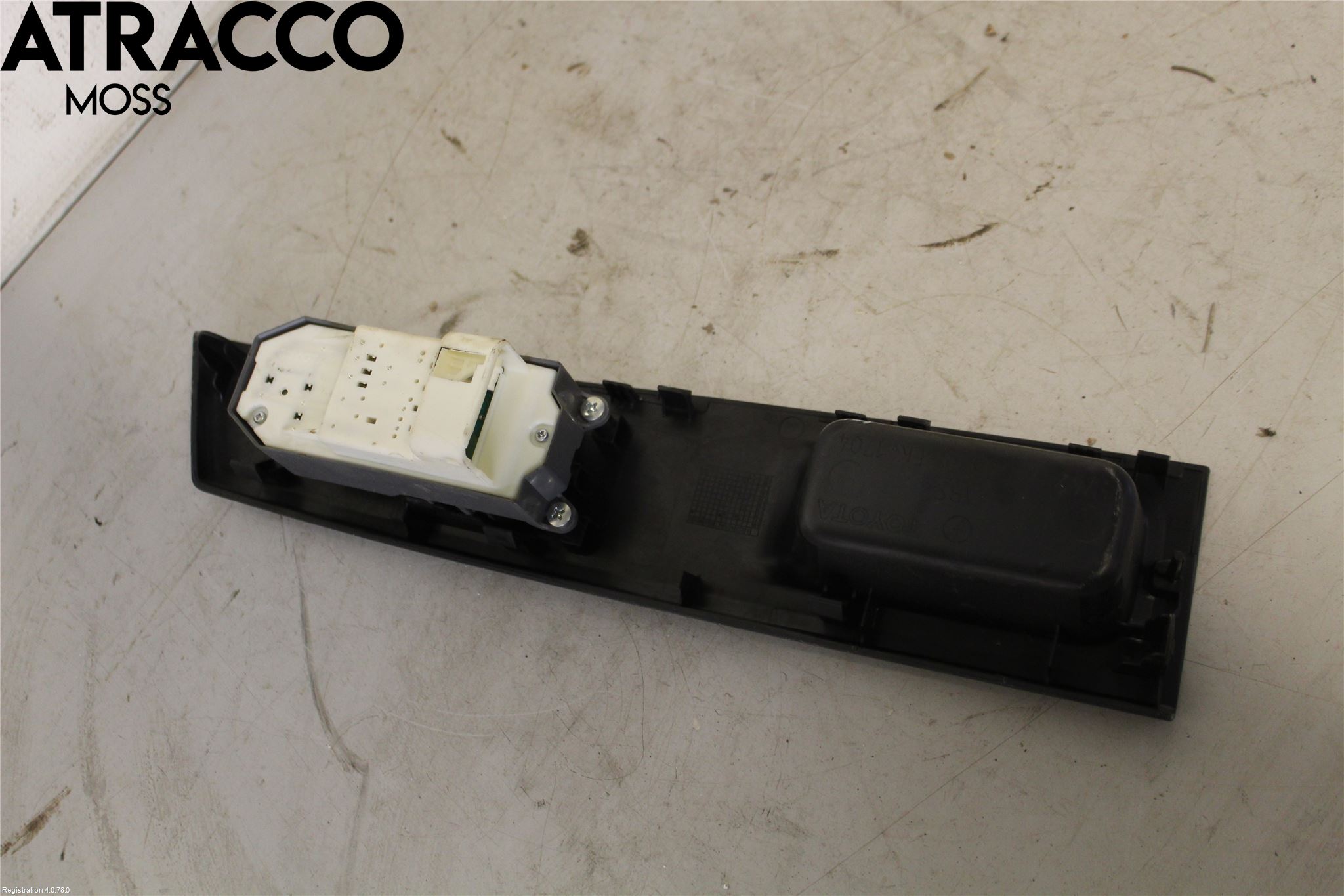 Toyota YARIS XP130 12-14 Bryter Vindusheis