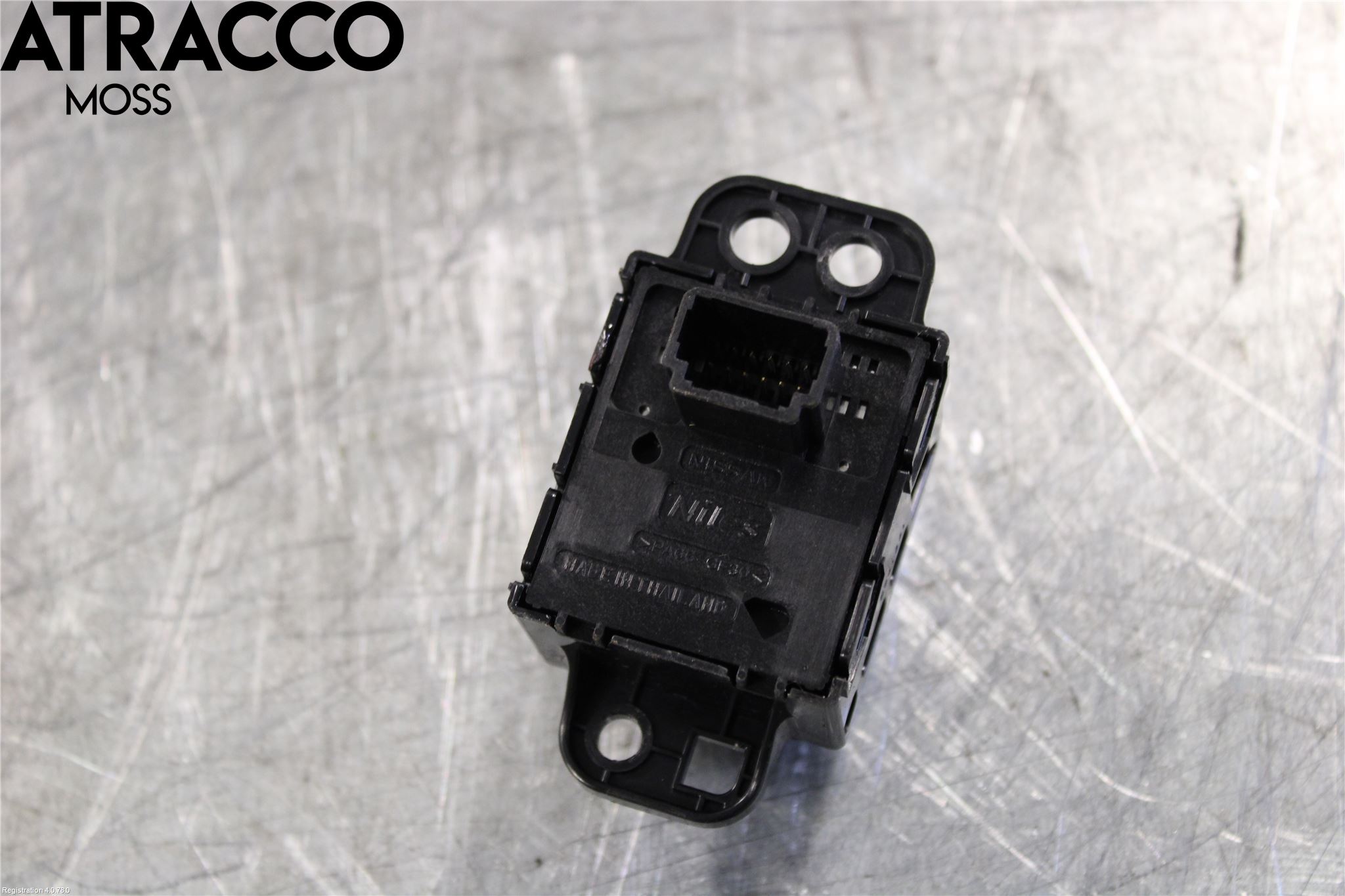 Nissan LEAF 18- Bryter Parkeringsbrems